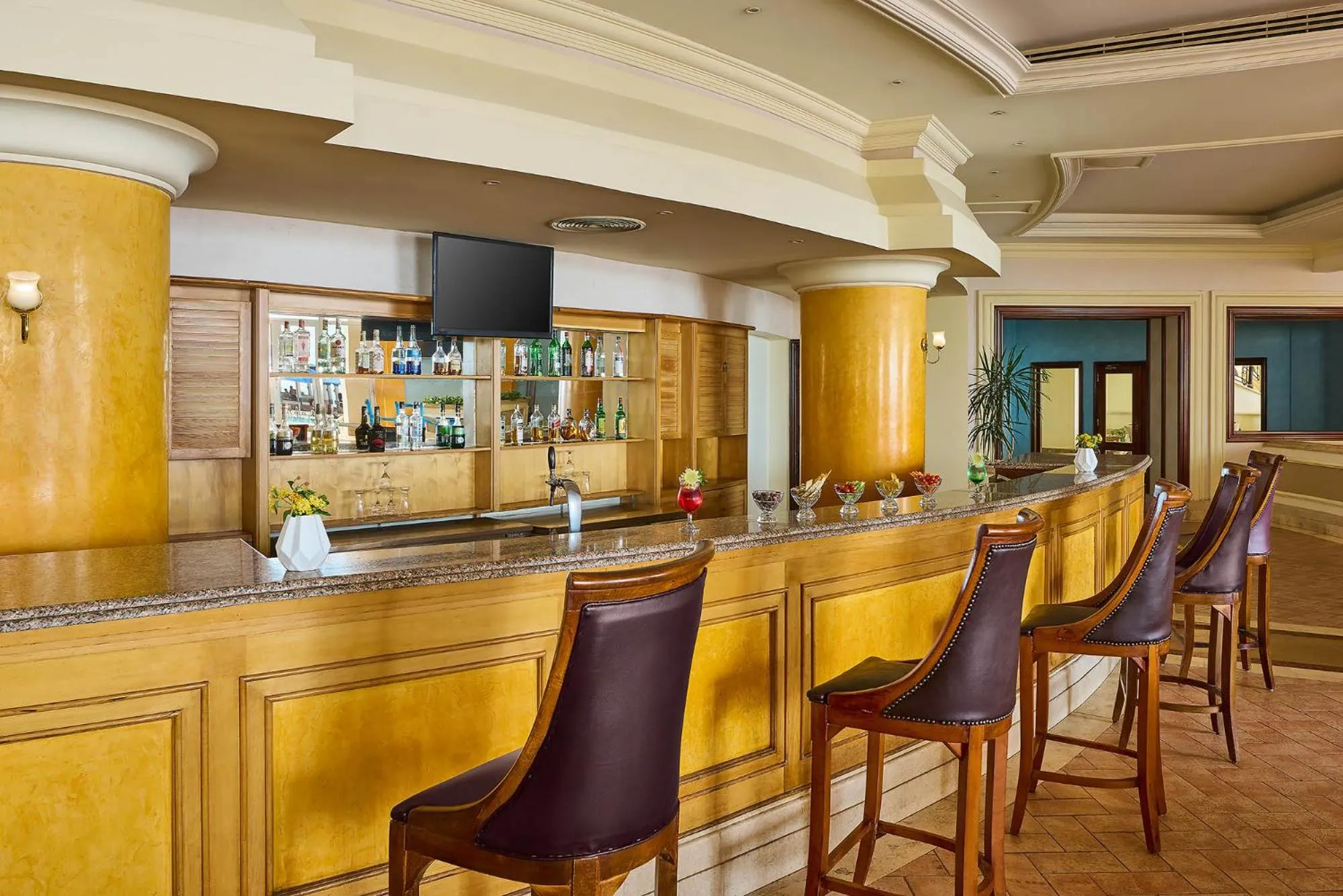 Lounge or bar in Renaissance Sharm El Sheikh Golden View Beach Resort