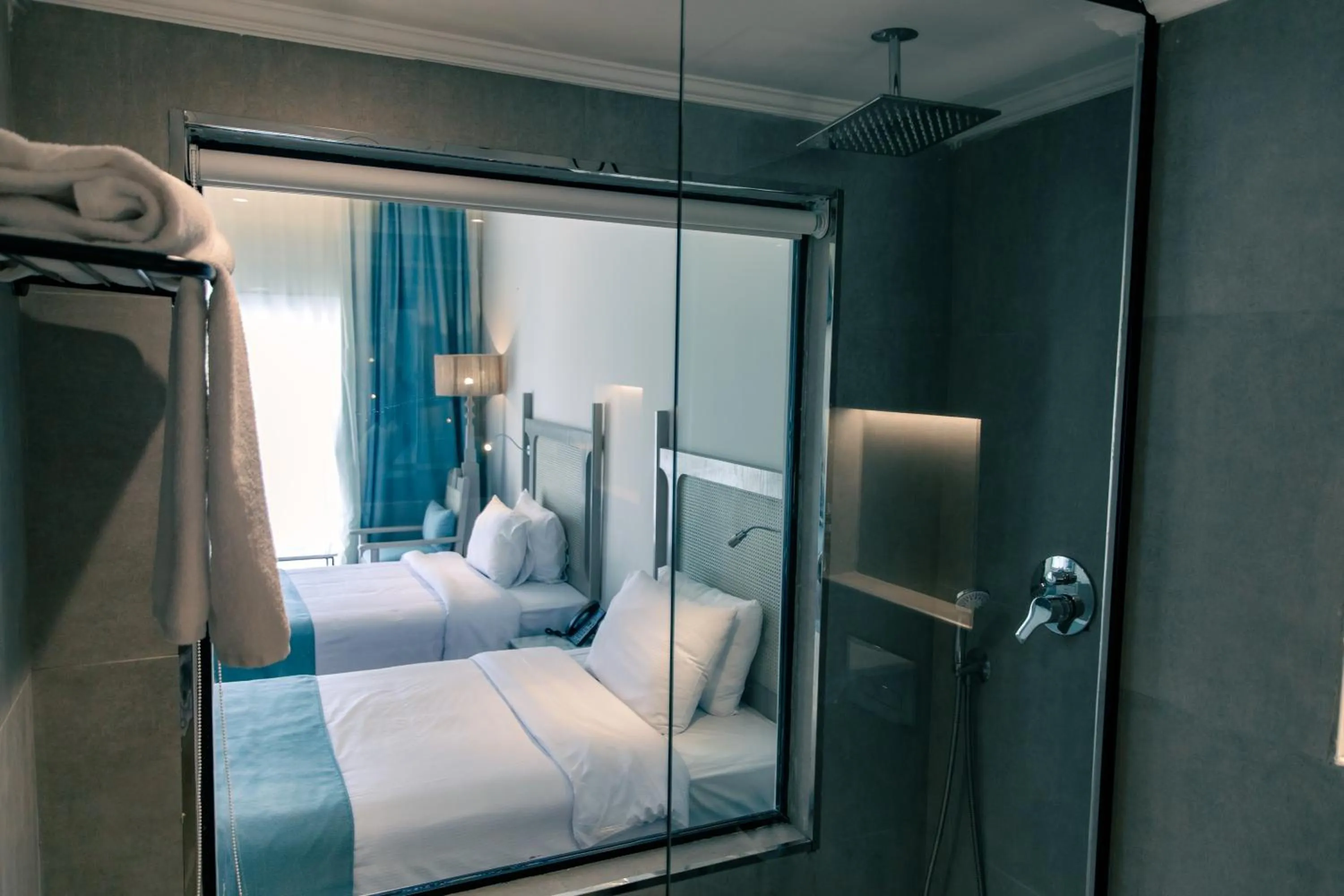 Bathroom, Bed in Sunny Days El Palacio Resort & Spa