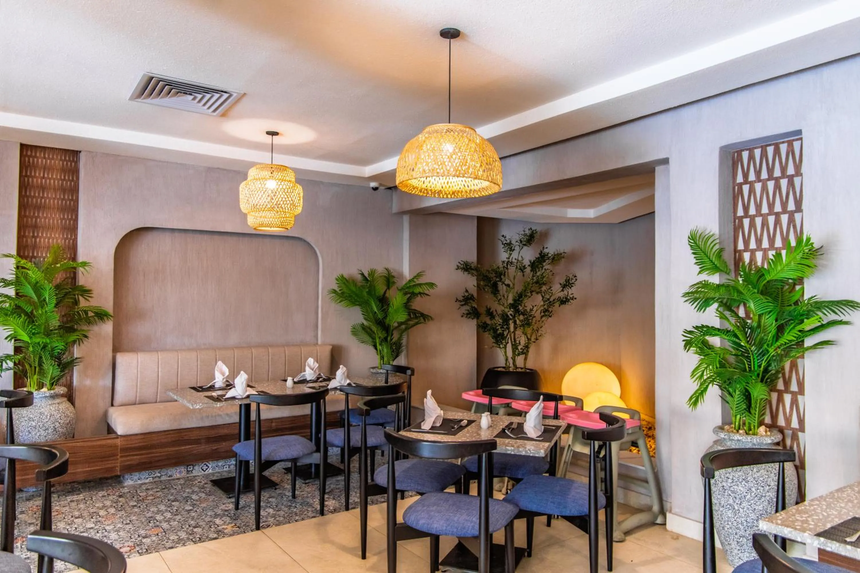 Restaurant/places to eat in Sunny Days El Palacio Resort & Spa