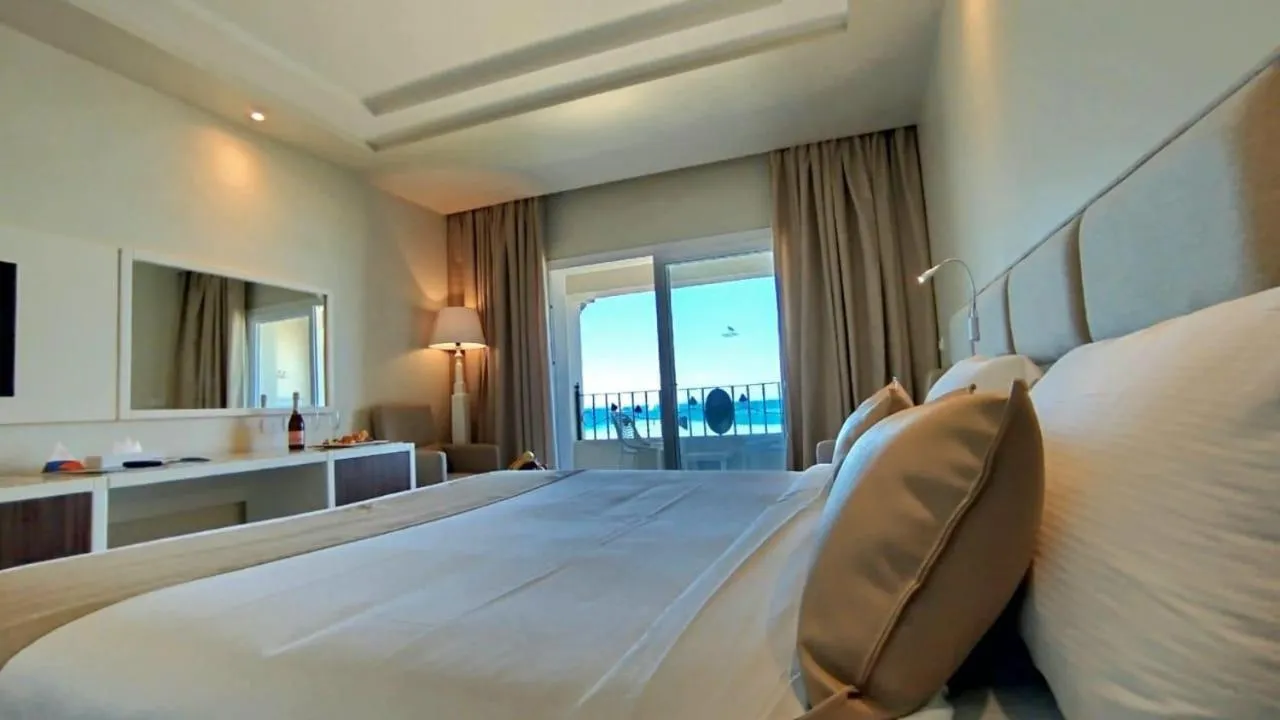 Photo of the whole room, Bed in Sunny Days El Palacio Resort & Spa