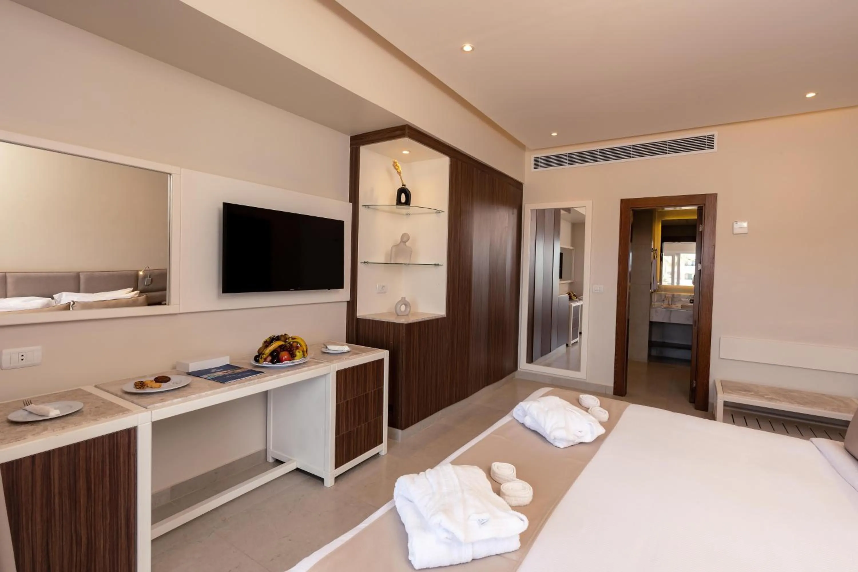 Photo of the whole room, Bed in Sunny Days El Palacio Resort & Spa