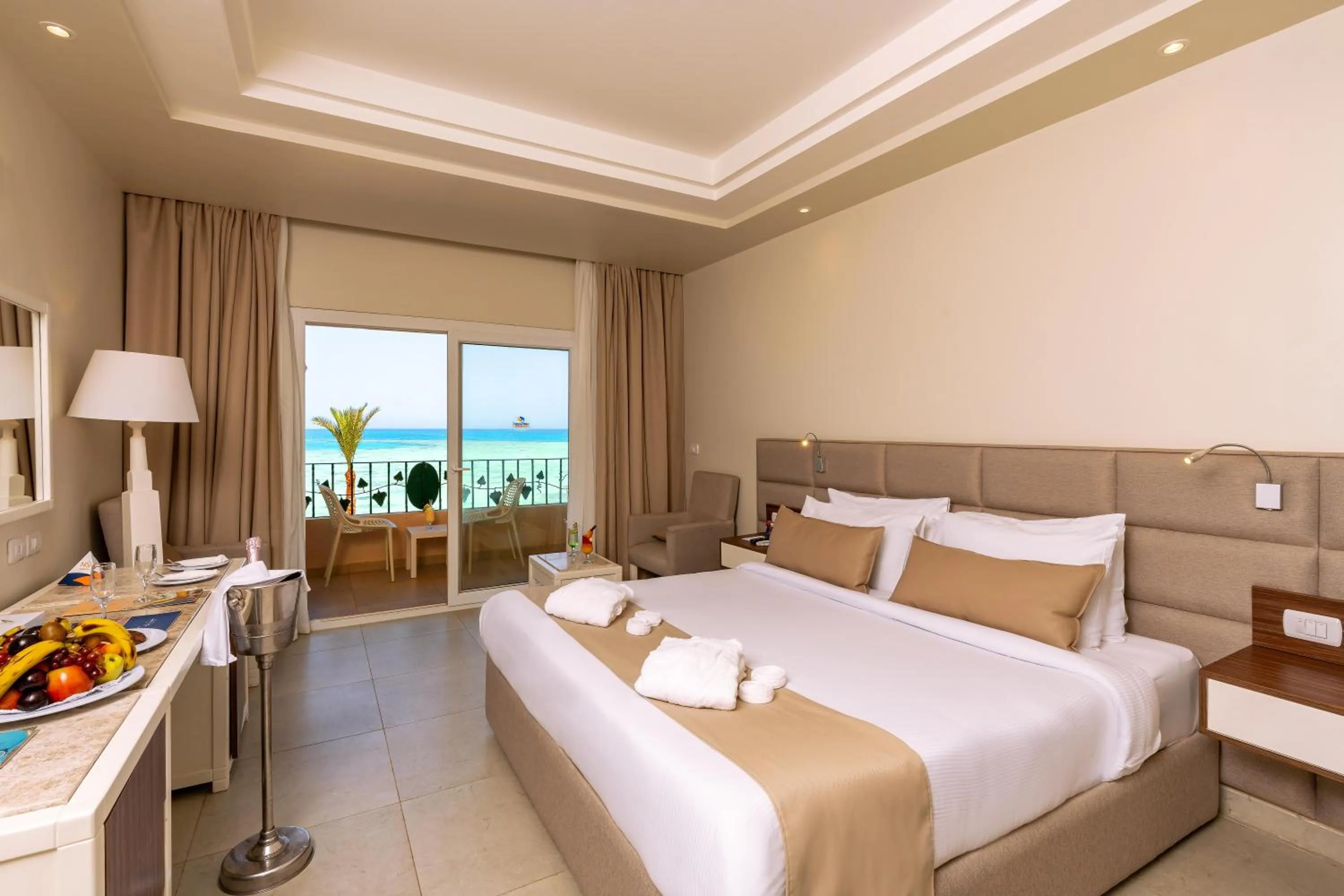 Photo of the whole room, Bed in Sunny Days El Palacio Resort & Spa