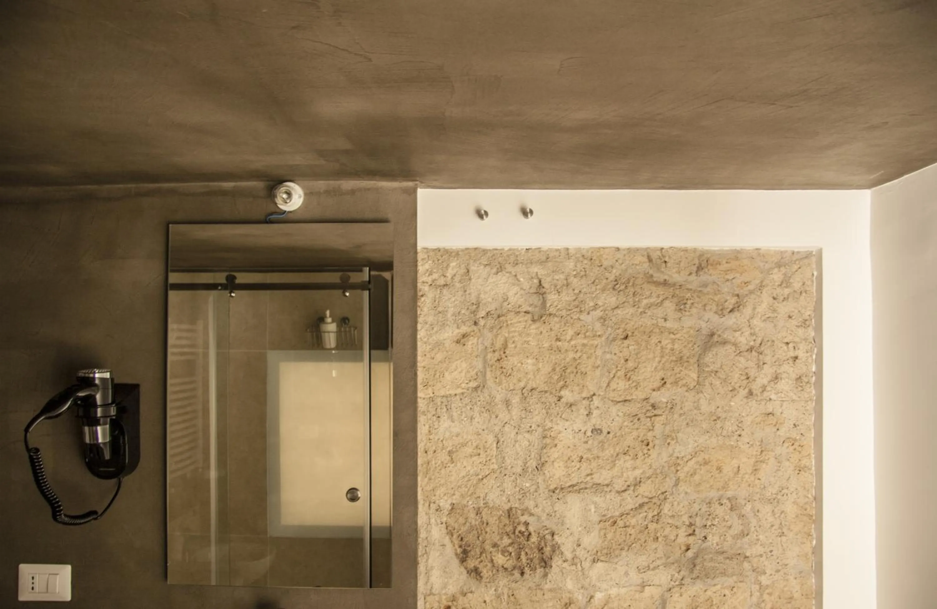 Toilet in Belledonne Suite & Gallery