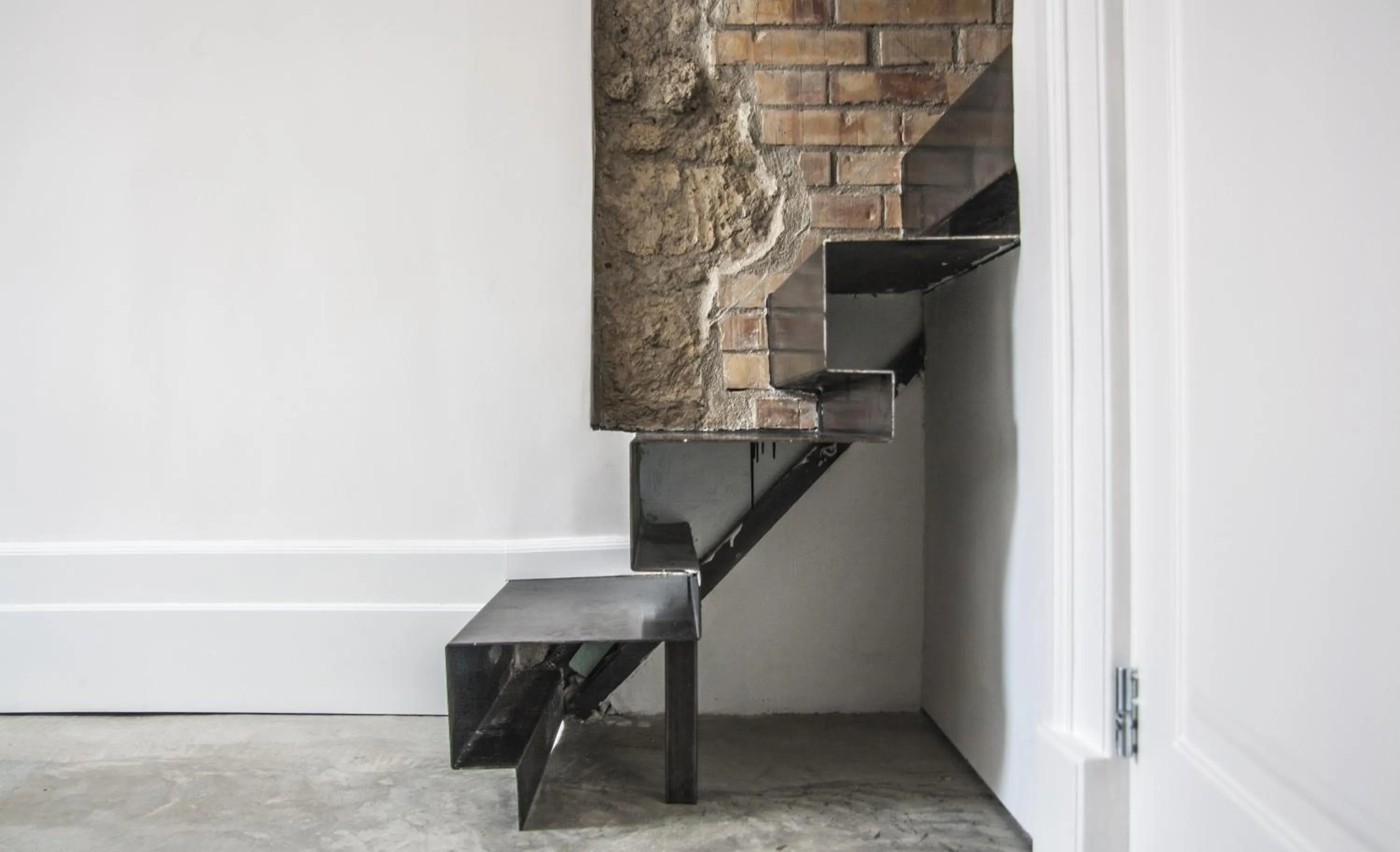 Decorative detail in Belledonne Suite & Gallery