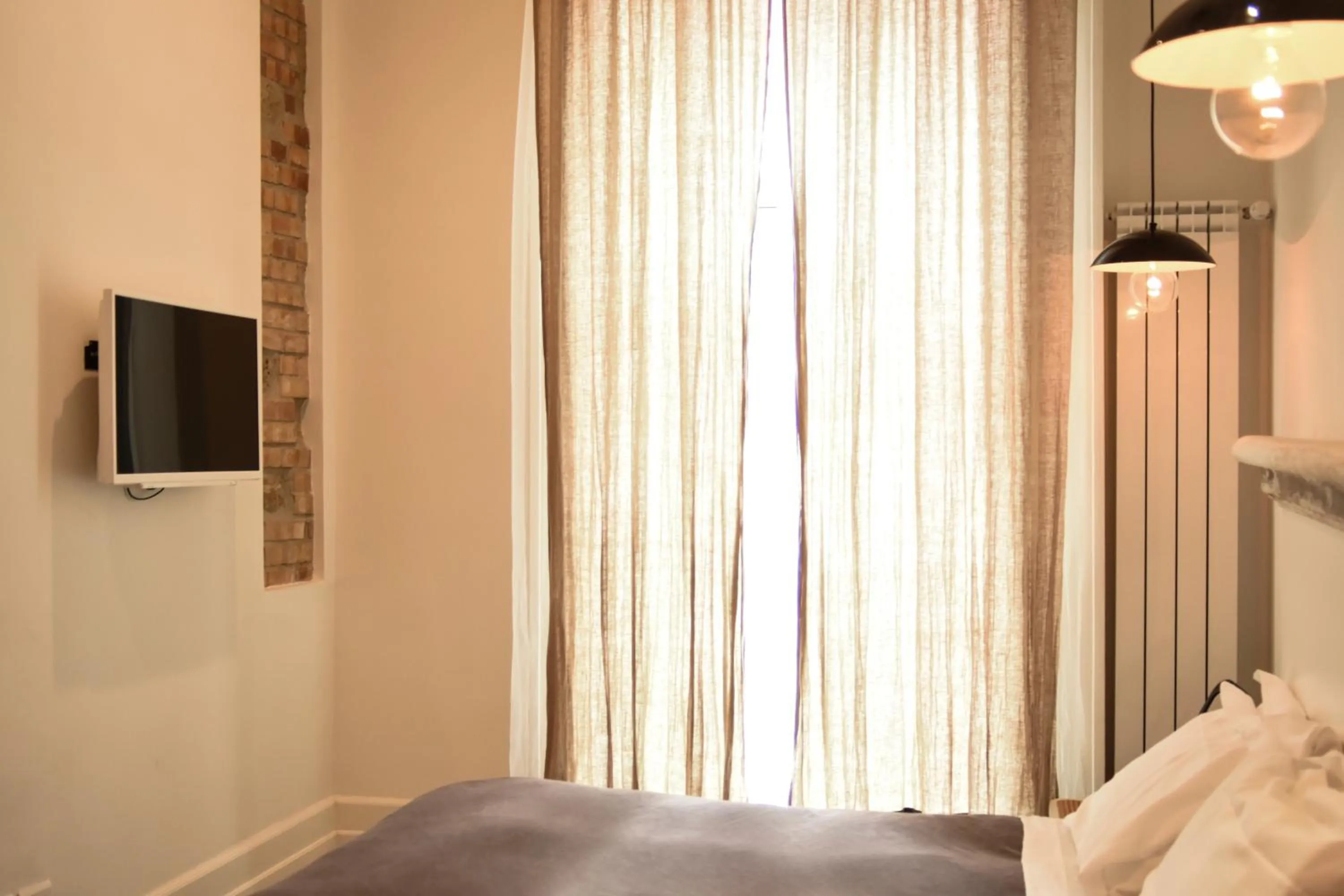 Photo of the whole room, Bed in Belledonne Suite & Gallery