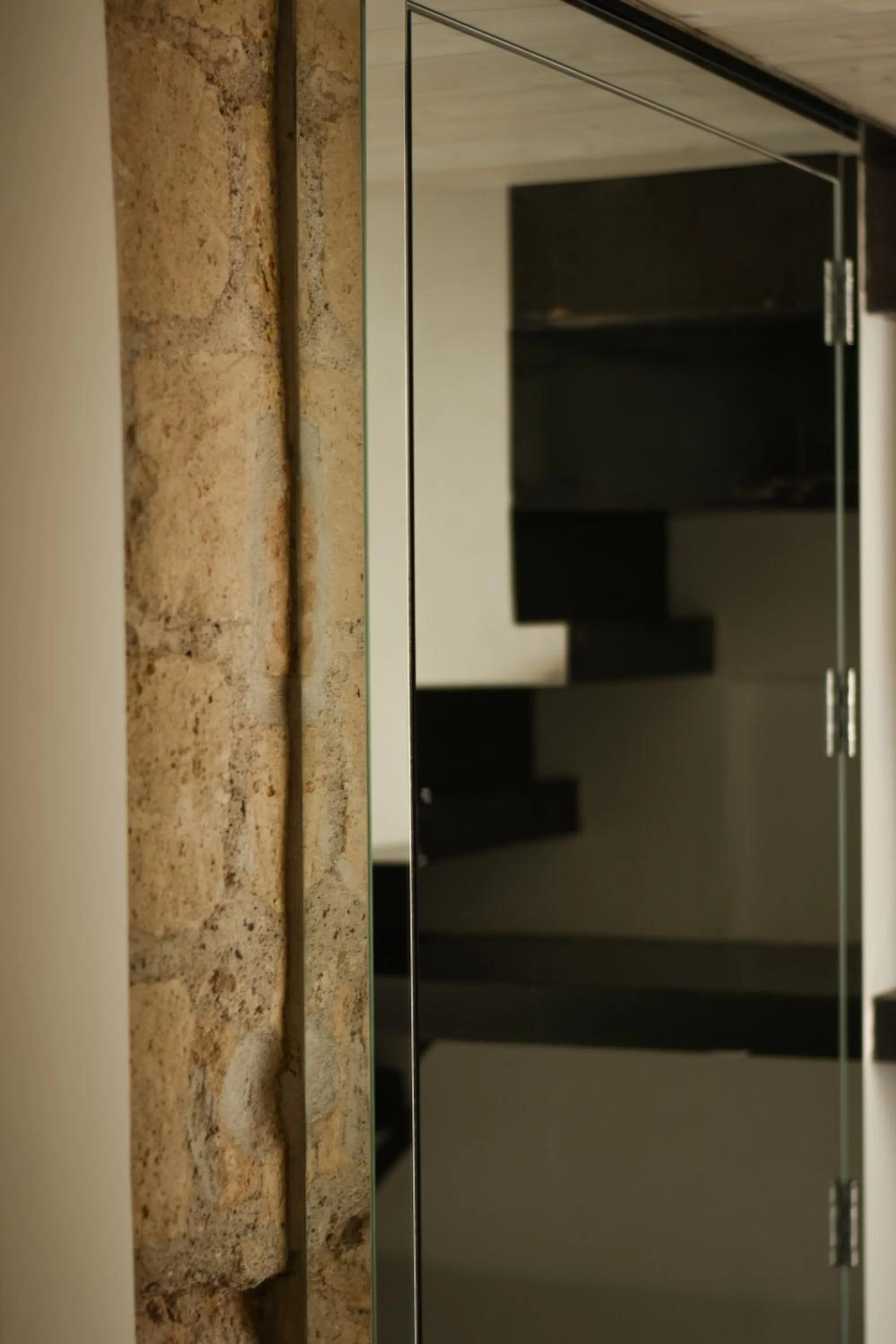 Photo of the whole room in Belledonne Suite & Gallery