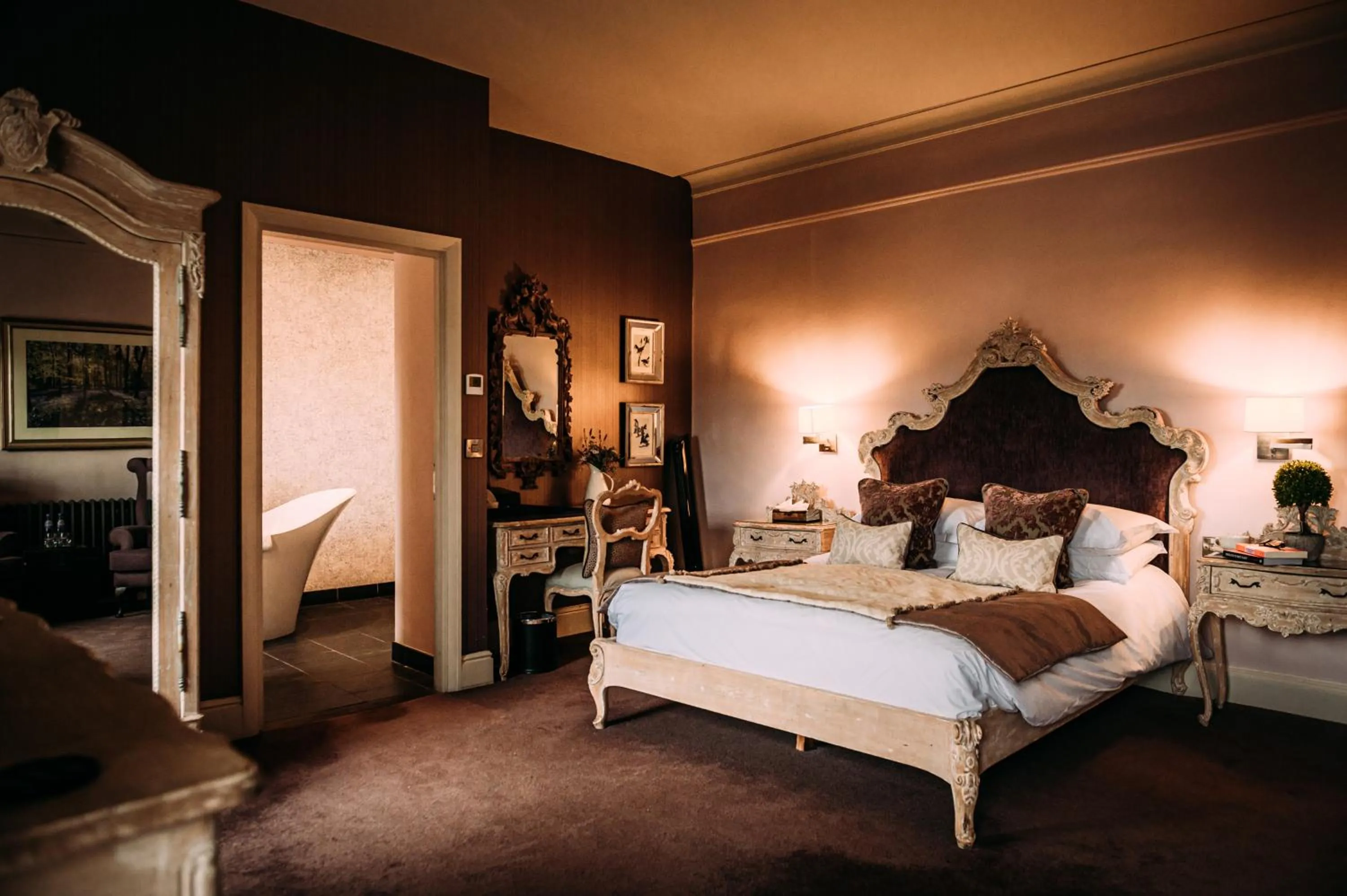 Bed in The Royal Hotel