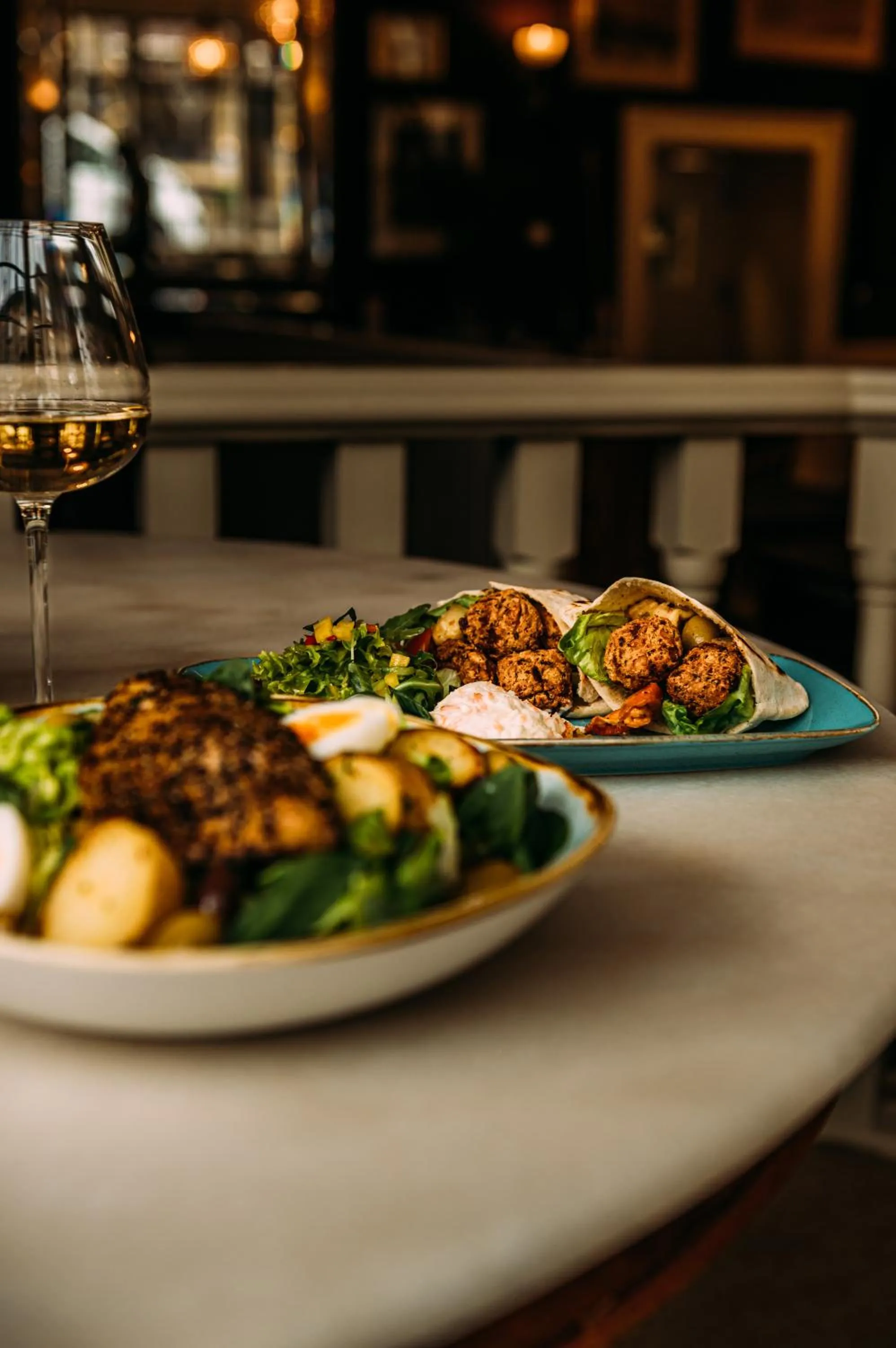 Restaurant/places to eat in The Royal Hotel