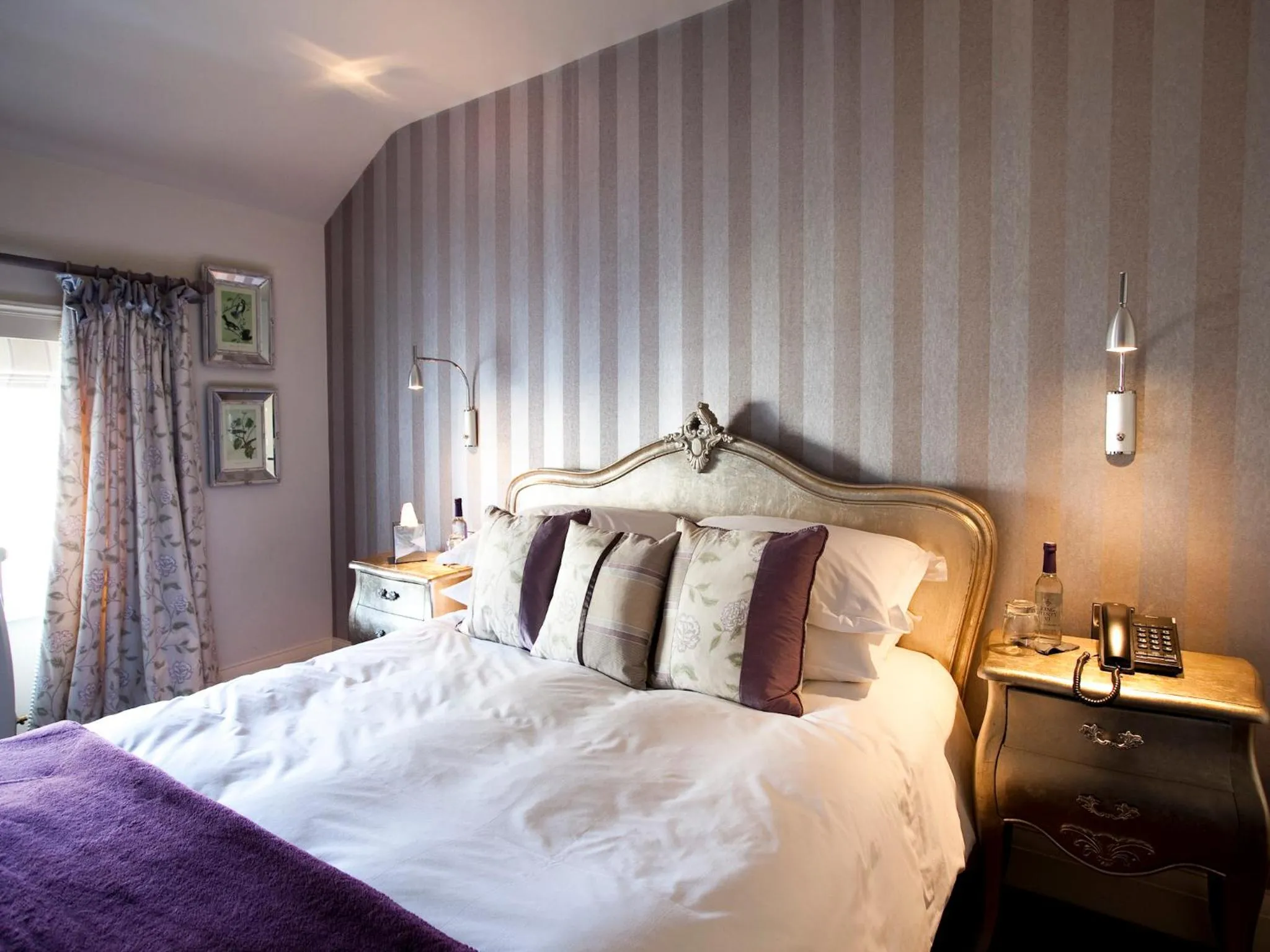 Bedroom, Bed in The Royal Hotel