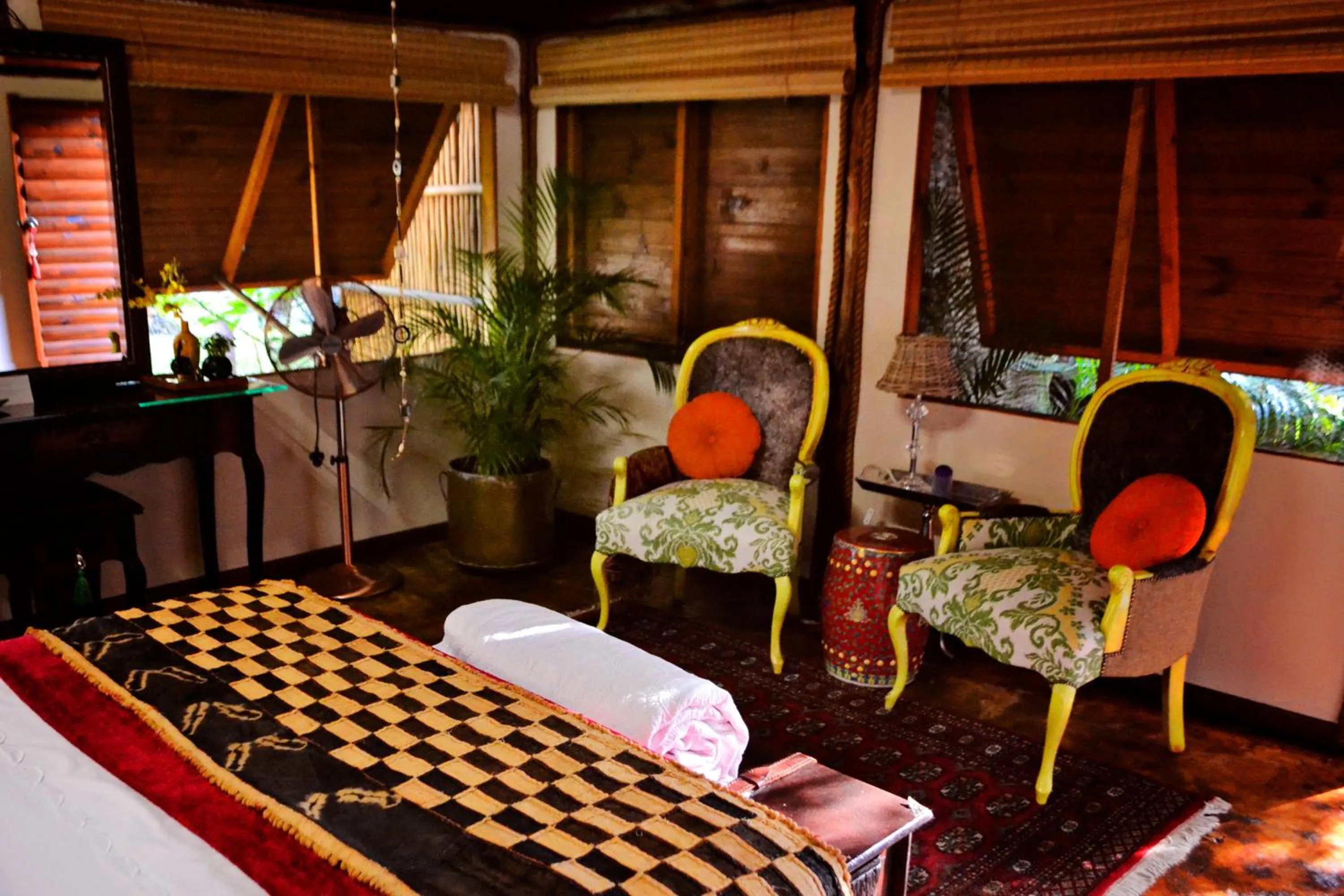 Decorative detail, Bed in Wielewaal Bush Lodge