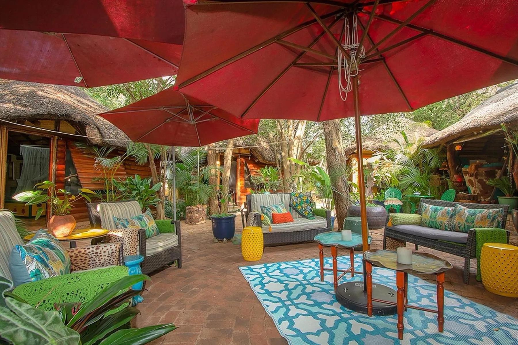 Communal lounge/ TV room in Wielewaal Bush Lodge