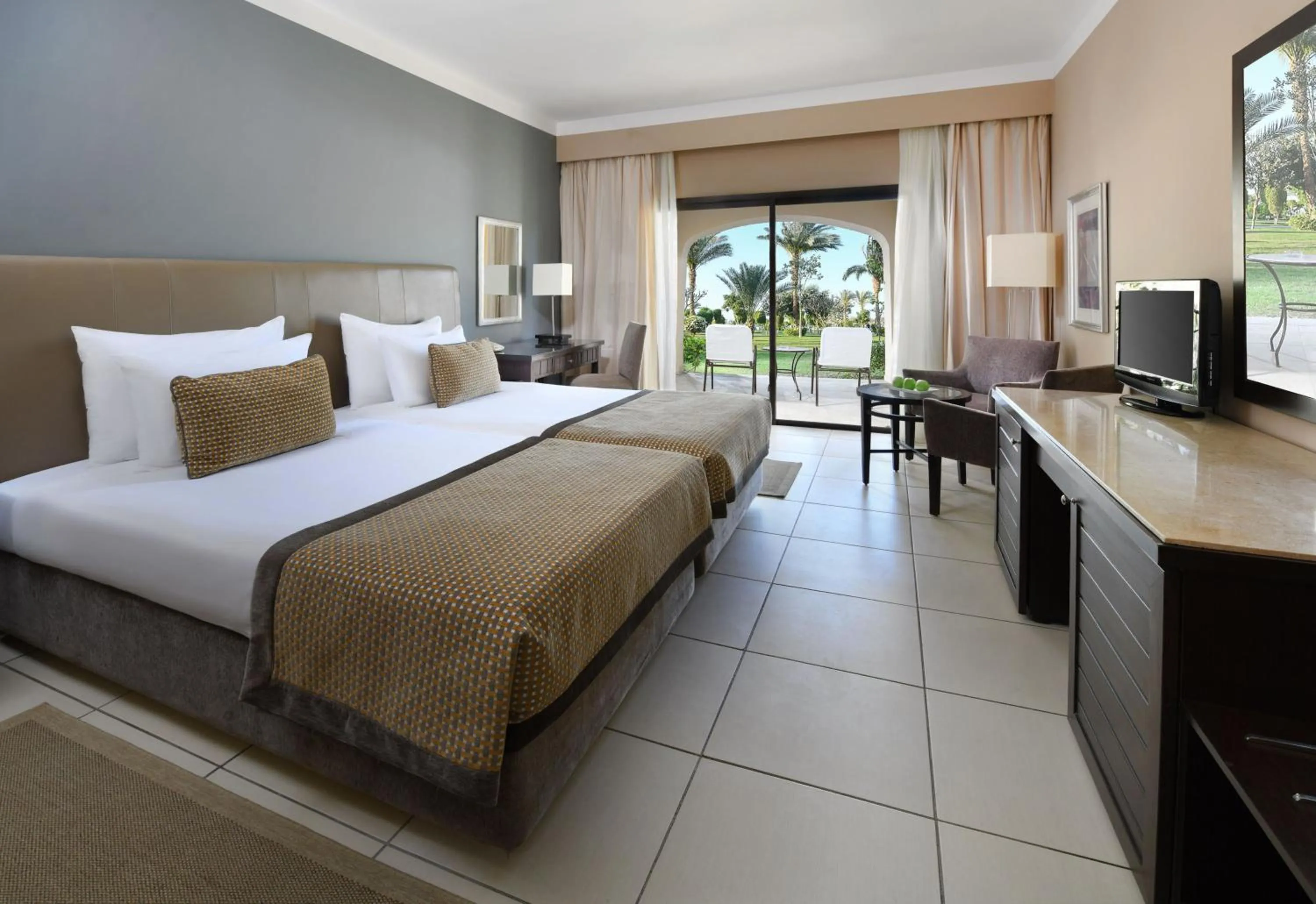 Photo of the whole room, Bed in JAZ Aquamarine