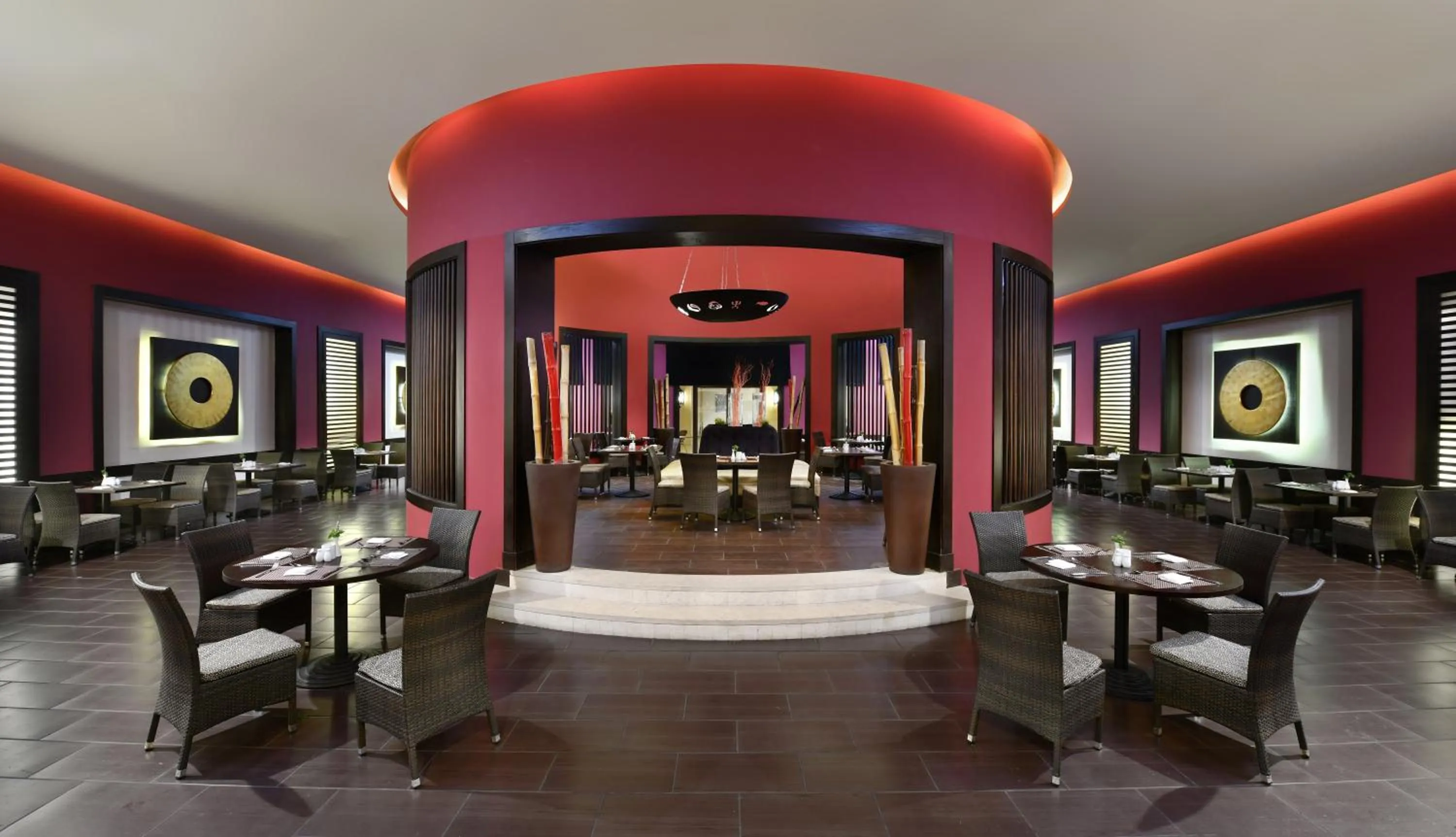 Restaurant/places to eat in JAZ Aquamarine