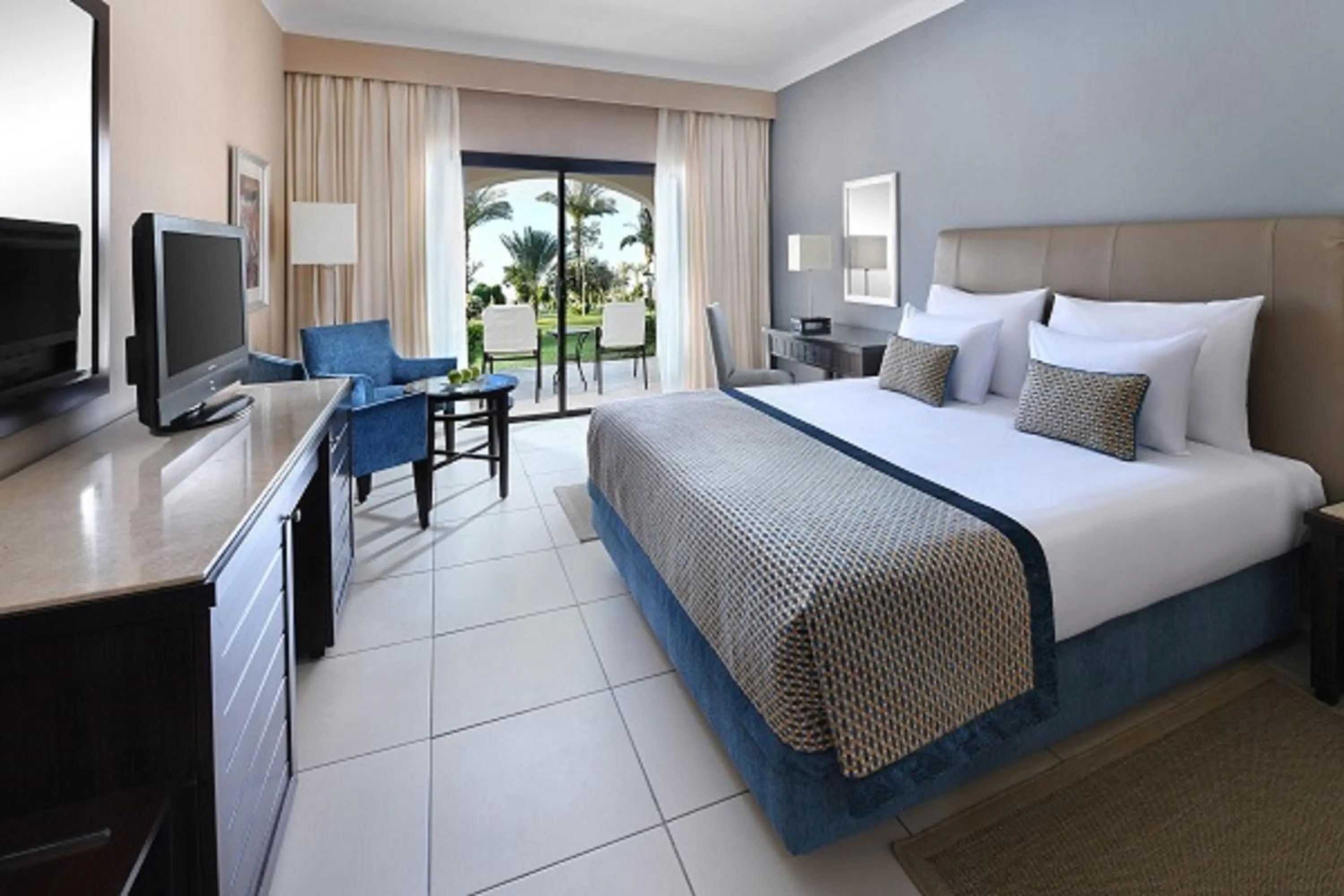 Bedroom, Bed in JAZ Aquamarine