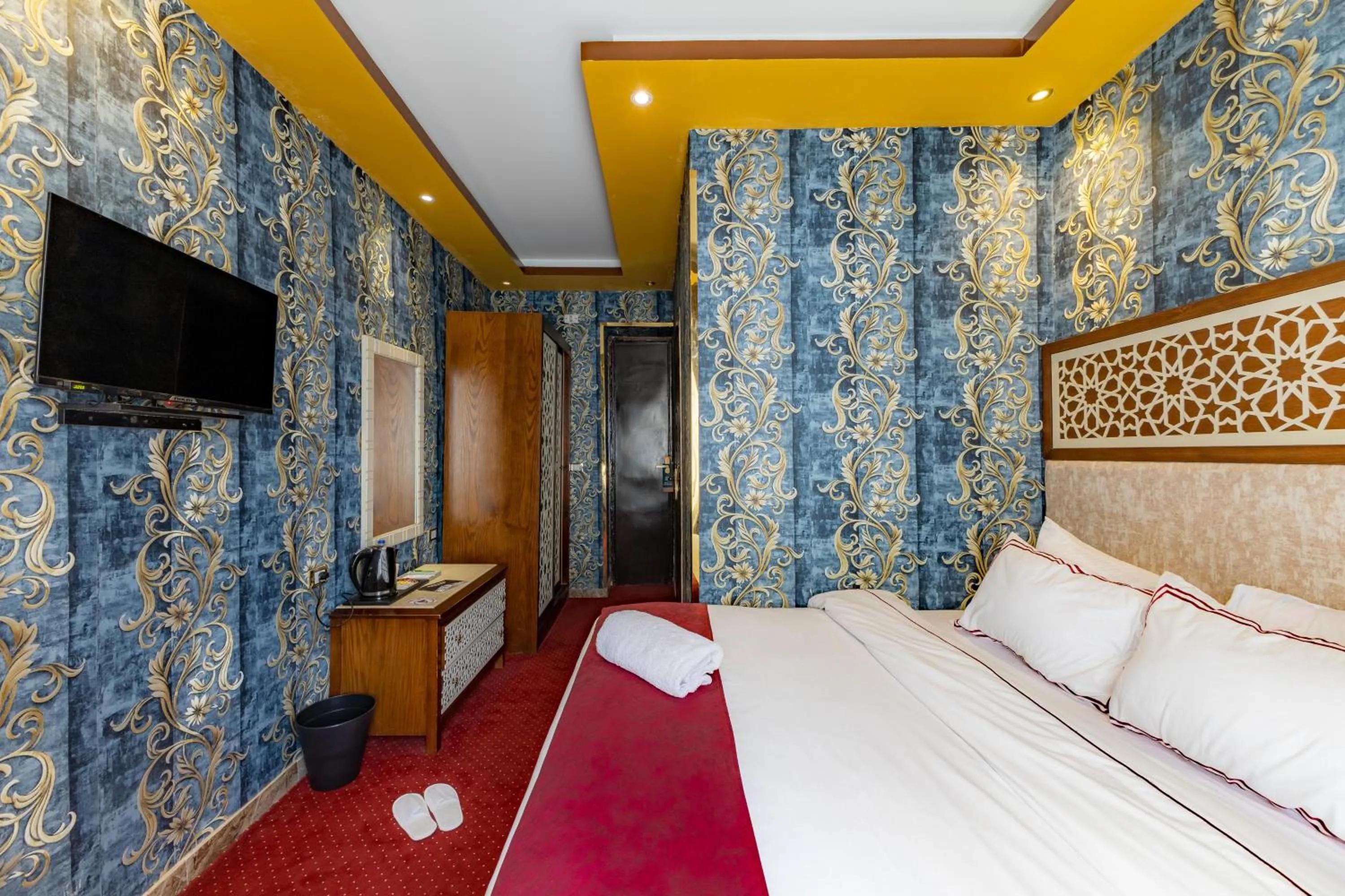 Bedroom, Bed in Cairo Inn