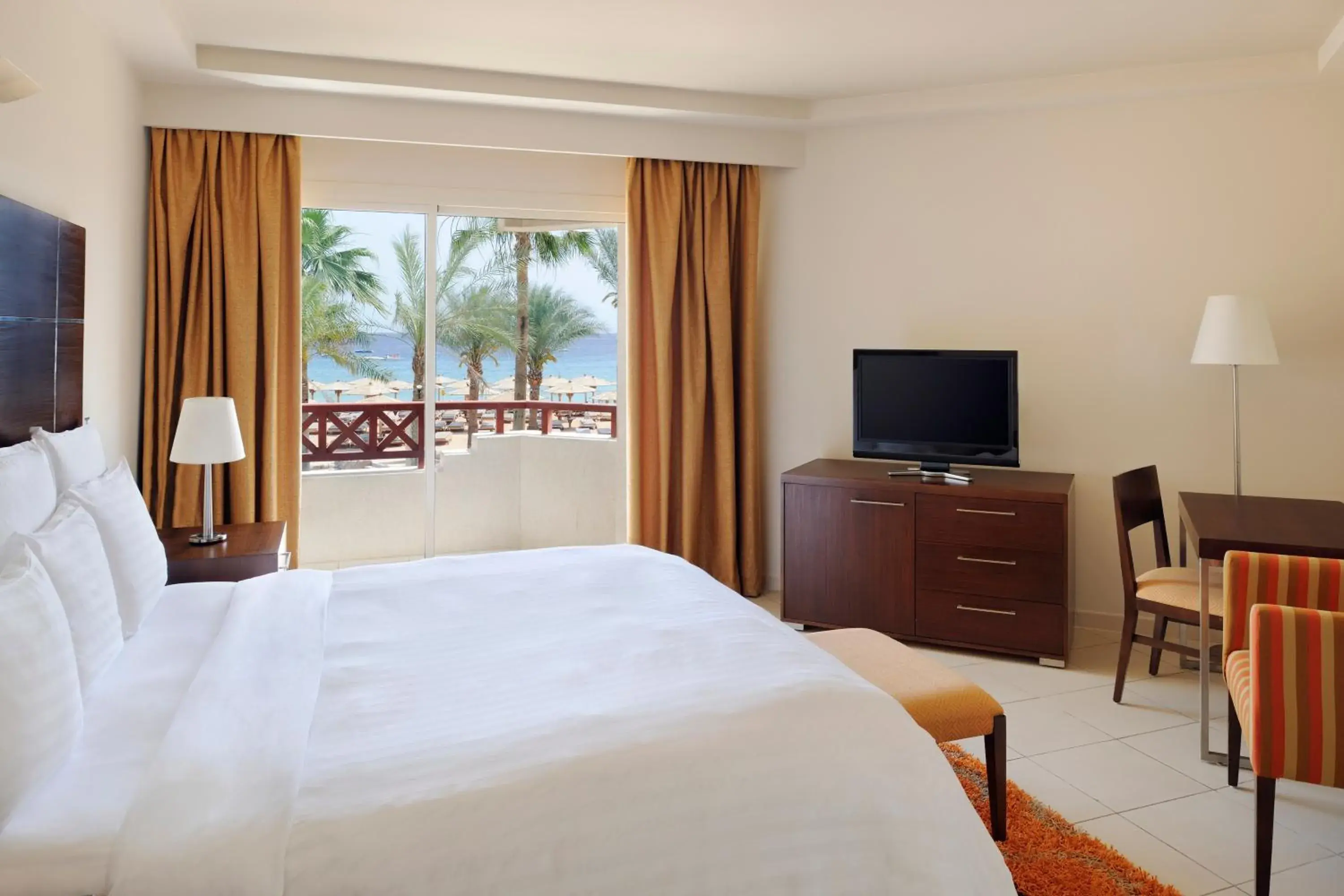 Bedroom, TV/Entertainment Center in Naama Bay Promenade Beach Resort Managed By Accor