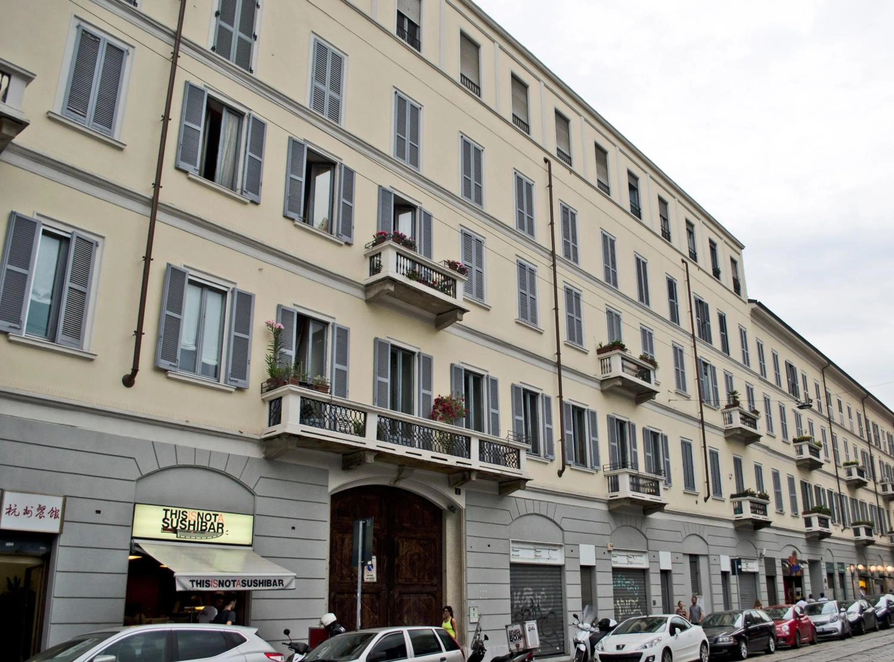 Facade/entrance in Porta Garibaldi