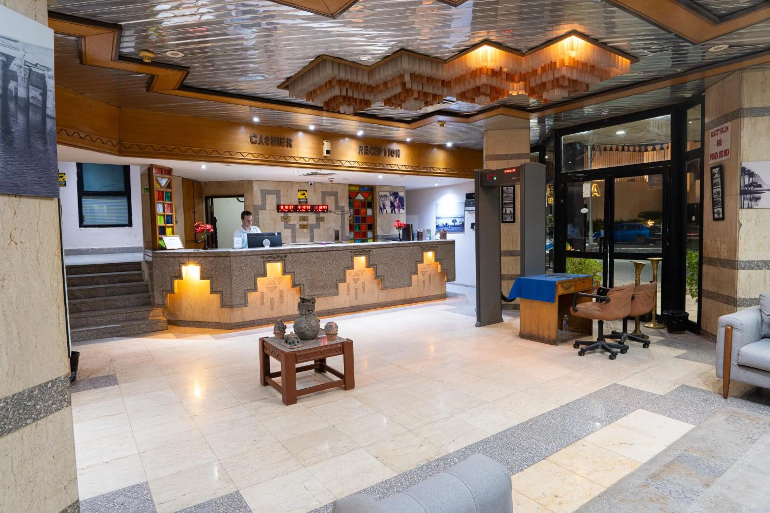 Lobby or reception in Gaddis Hotel, Suites and Apartments