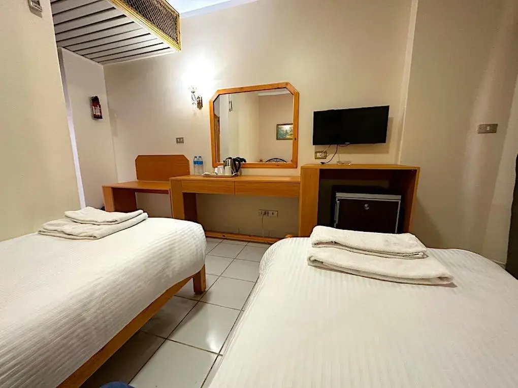 Deluxe Double Room with Balcony in Gaddis Hotel, Suites and Apartments Deluxe Double Room with Balcony in Gaddis Hotel, Suites and Apartments