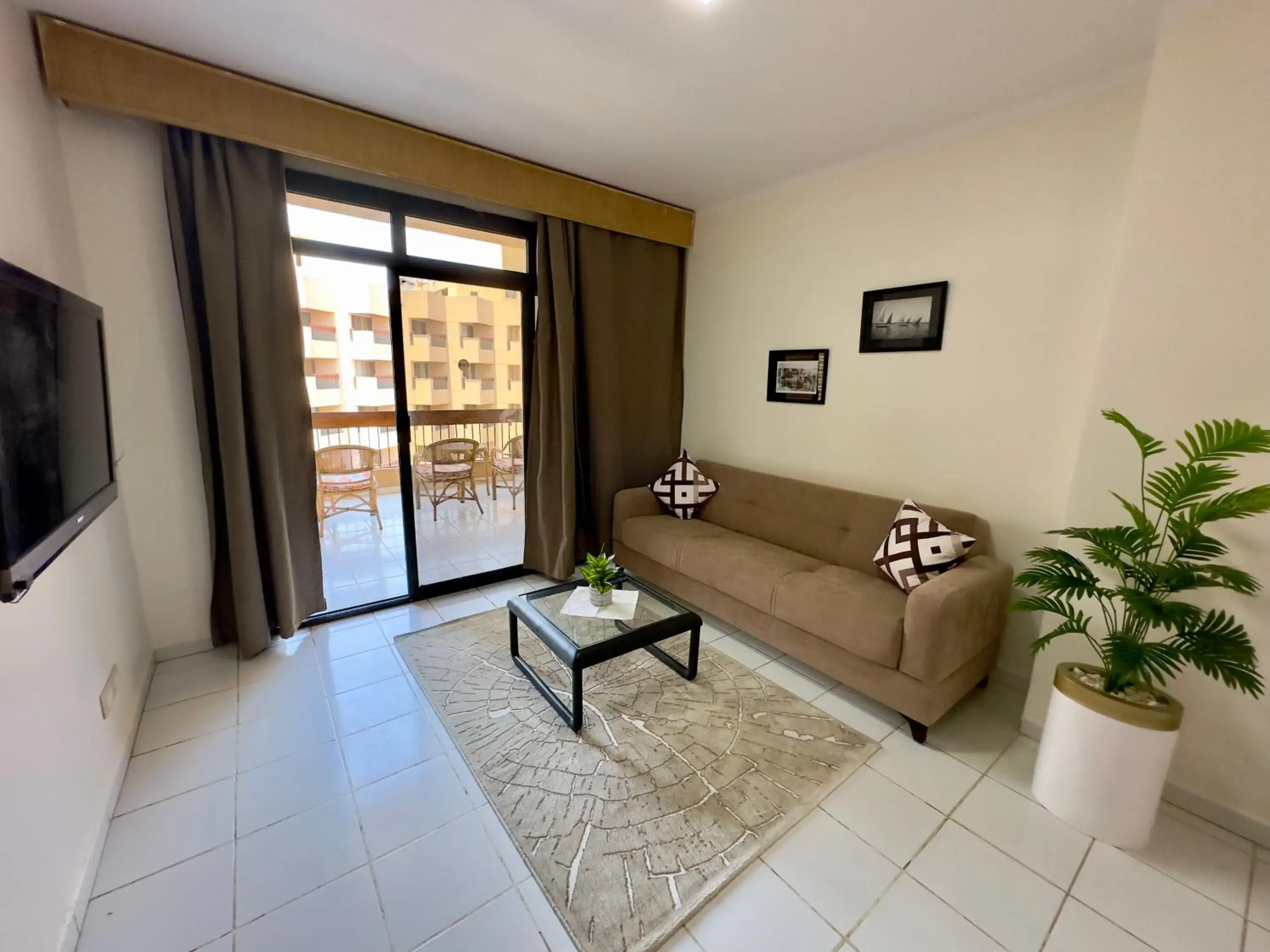 Executive Suite in Gaddis Hotel, Suites and Apartments Executive Suite in Gaddis Hotel, Suites and Apartments