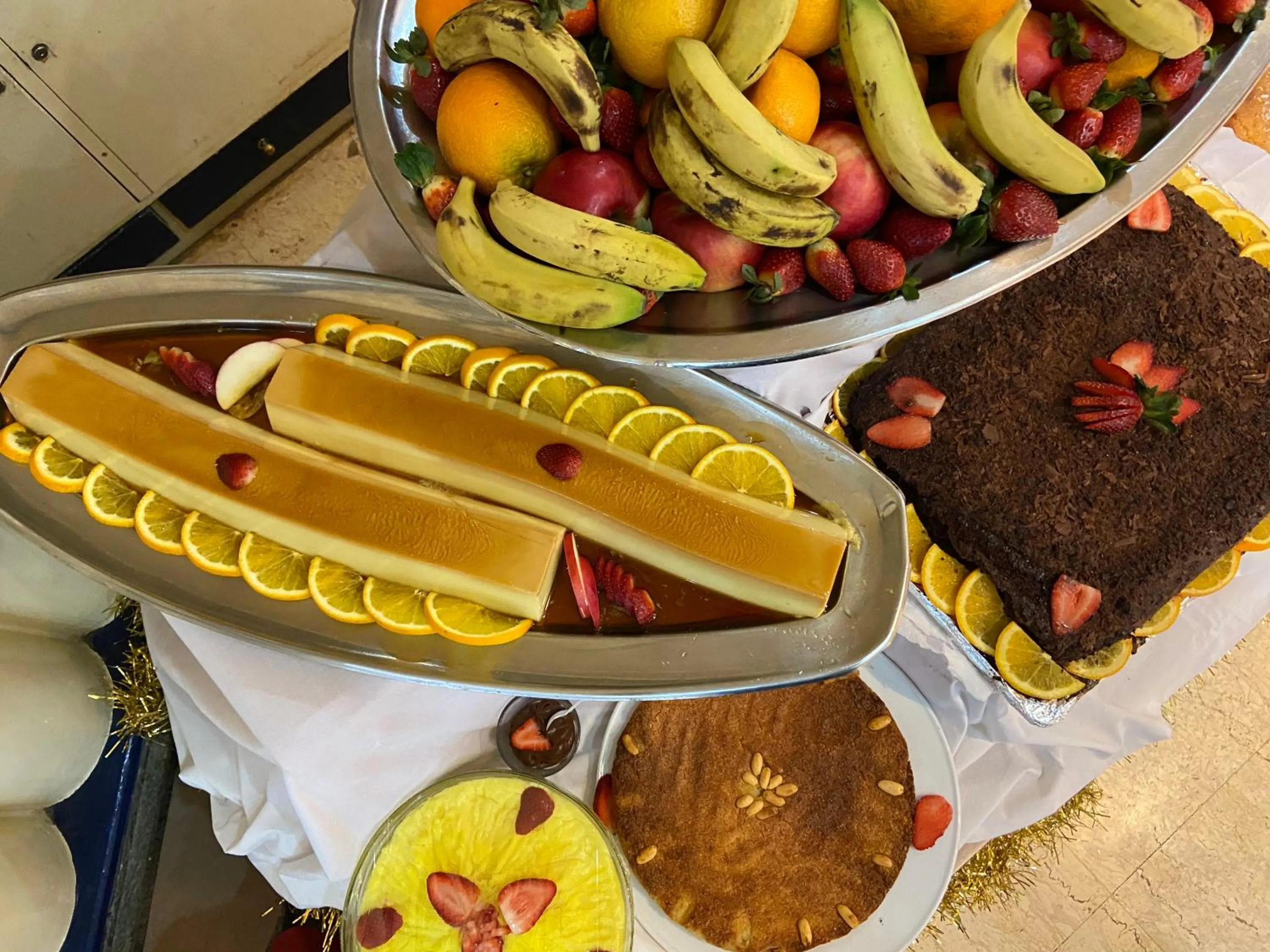 Food in Gaddis Hotel, Suites and Apartments