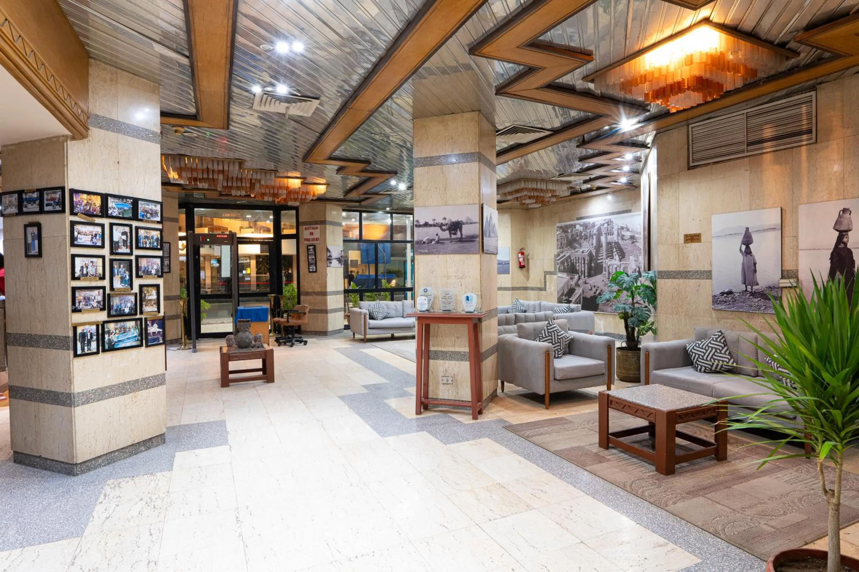 Lobby or reception in Gaddis Hotel, Suites and Apartments