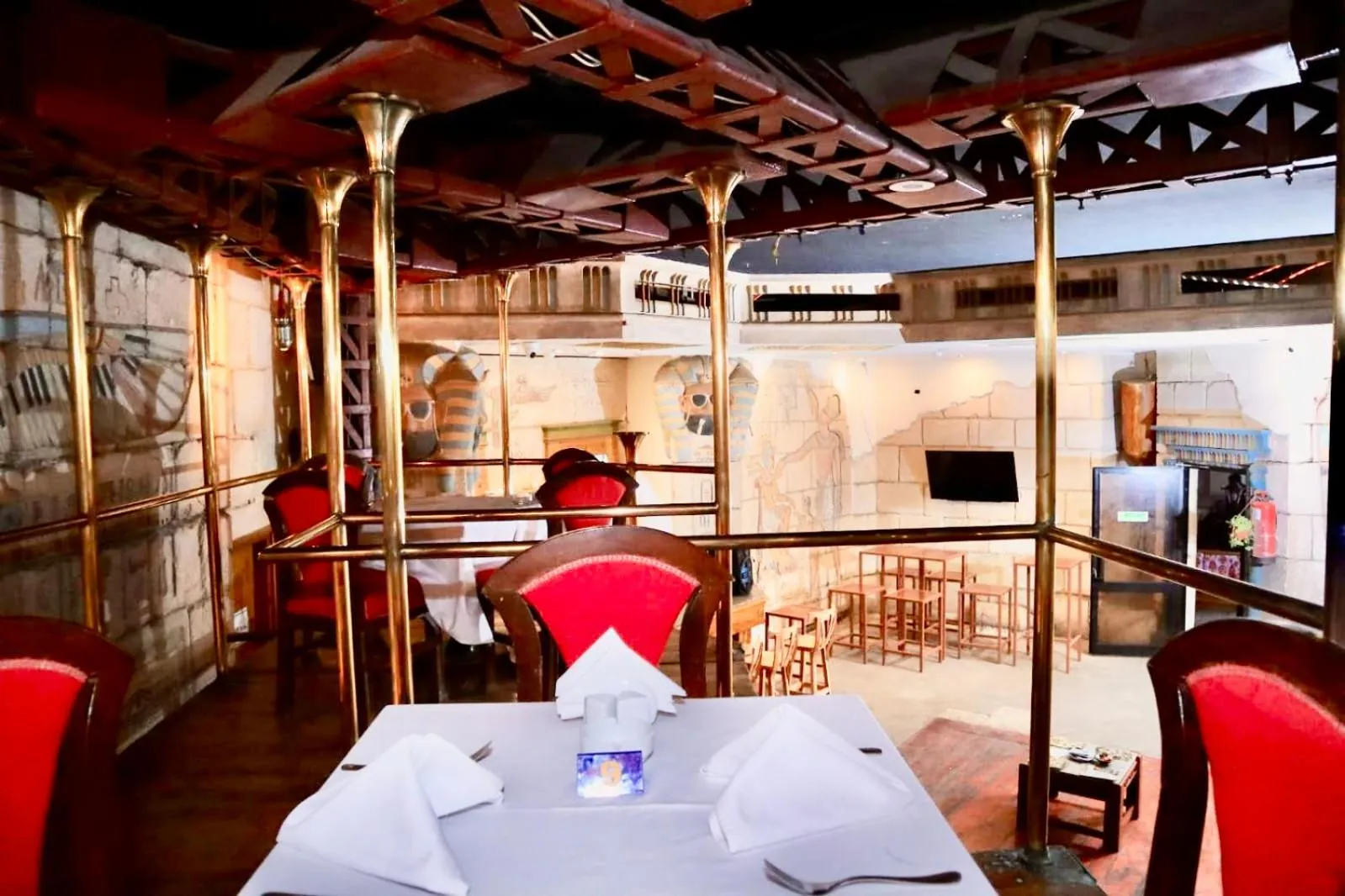 Restaurant/places to eat in Gaddis Hotel, Suites and Apartments