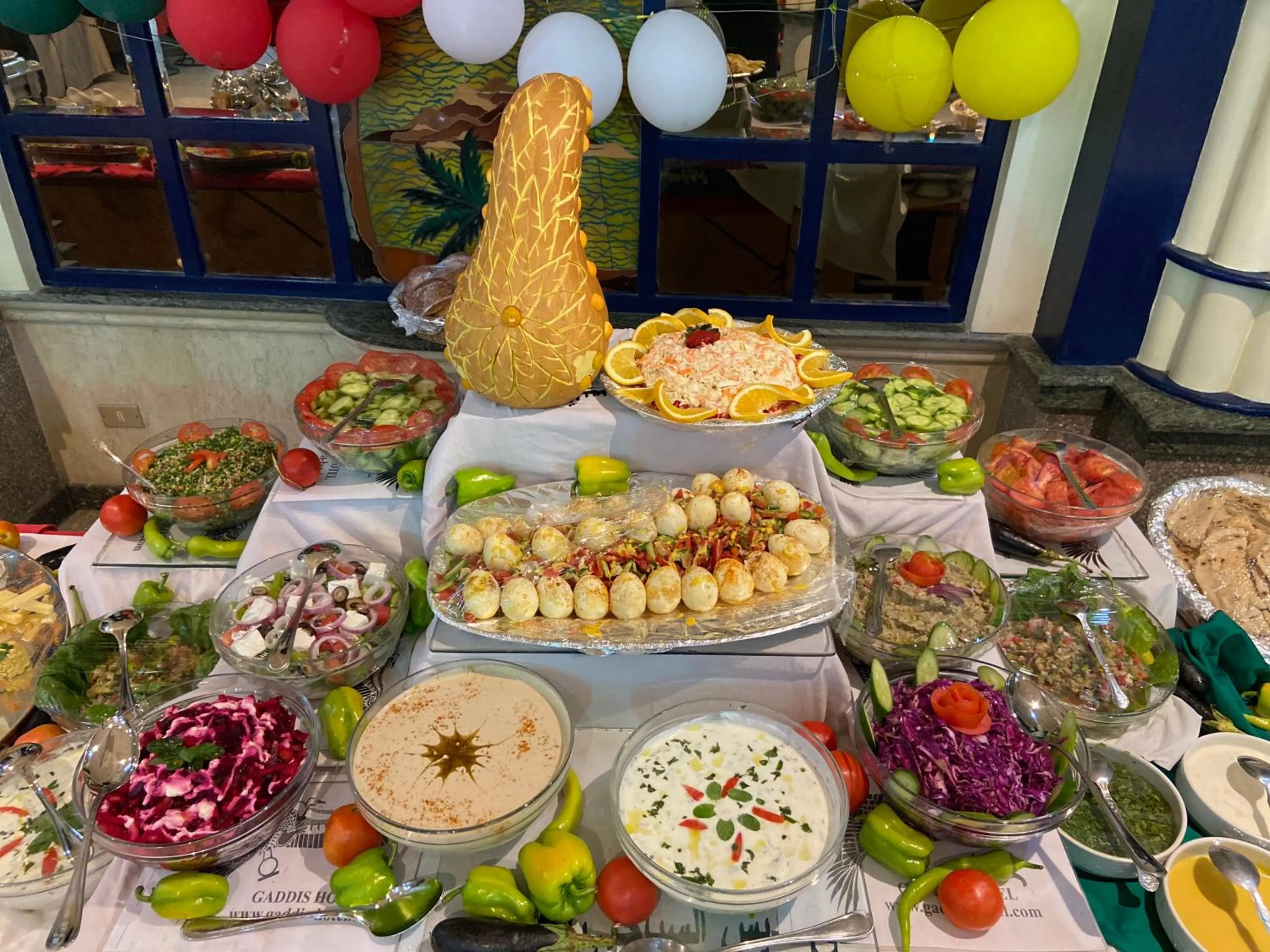 Food in Gaddis Hotel, Suites and Apartments