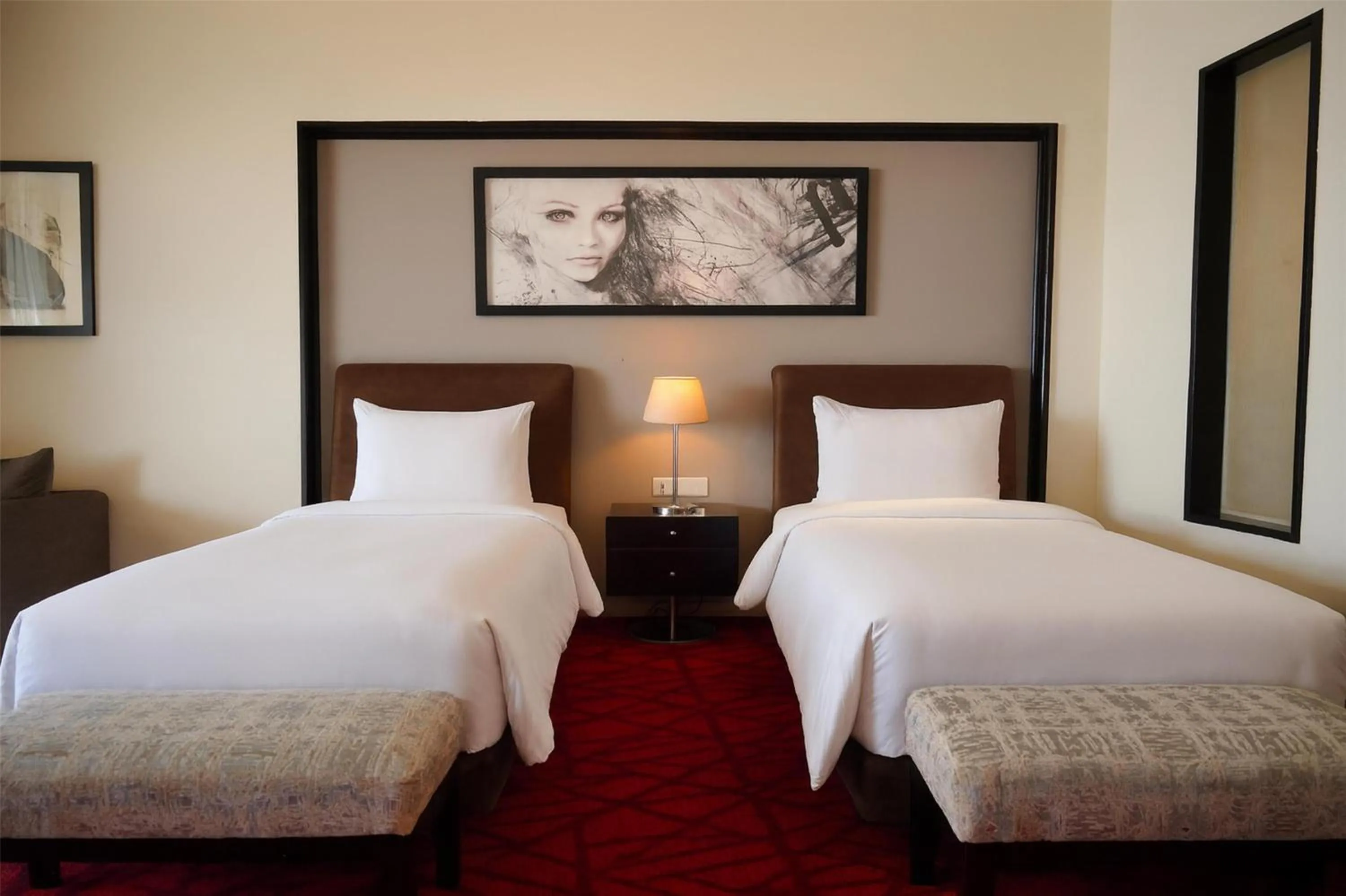 Bedroom, Bed in Radisson Blu Hotel & Convention Center, Alexandria