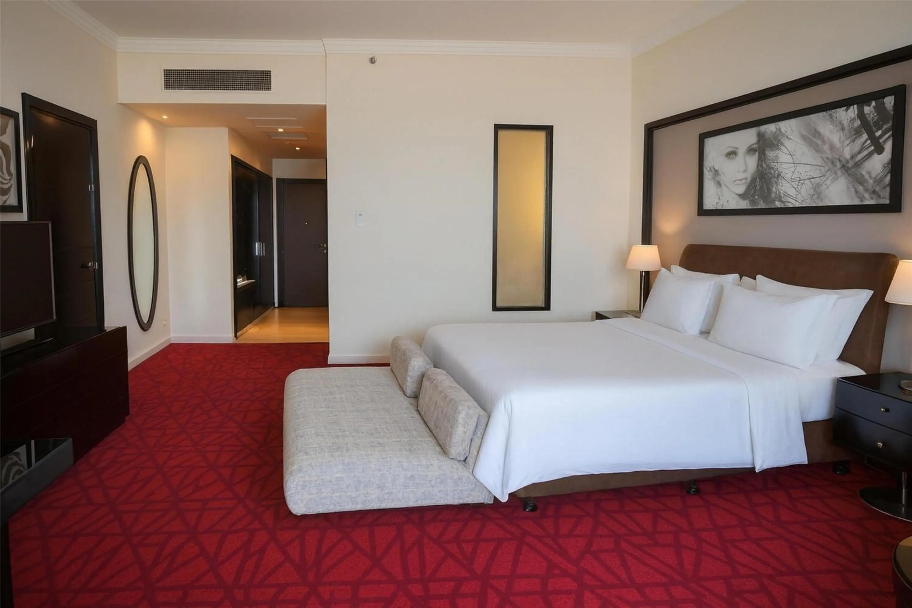 Bedroom, Bed in Radisson Blu Hotel & Convention Center, Alexandria