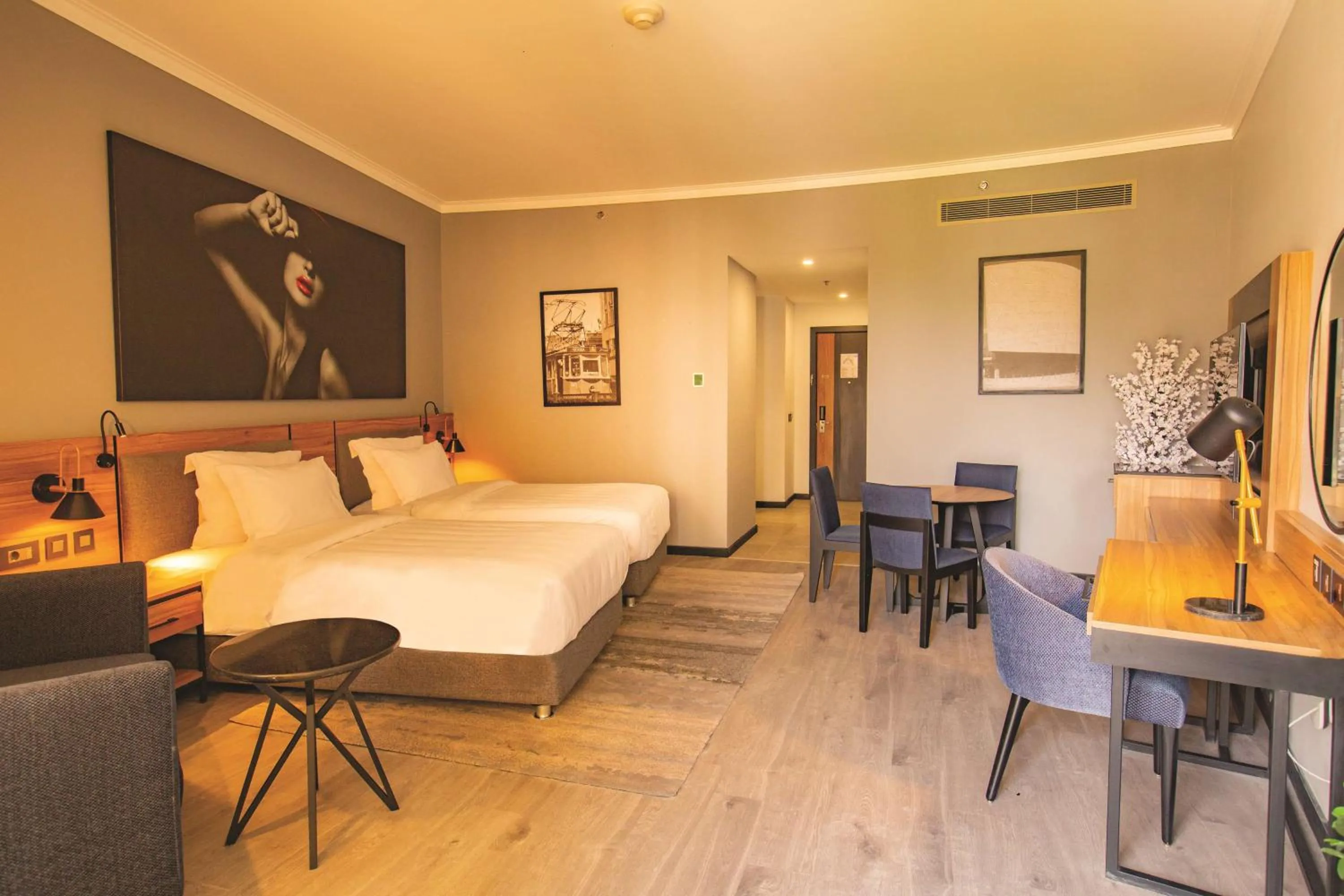 Bedroom, Bed in Radisson Blu Hotel & Convention Center, Alexandria