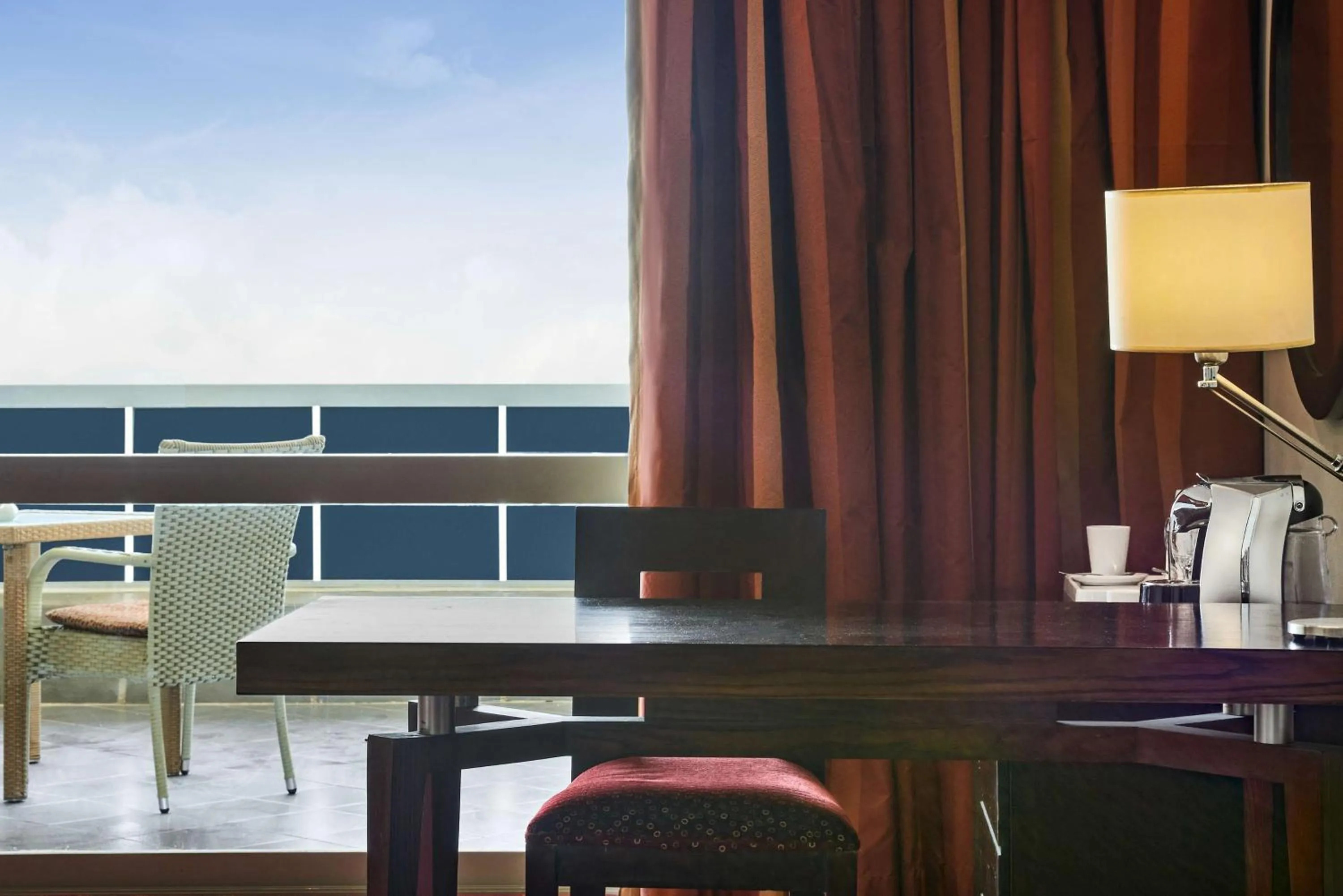 Bedroom in Radisson Blu Hotel & Convention Center, Alexandria