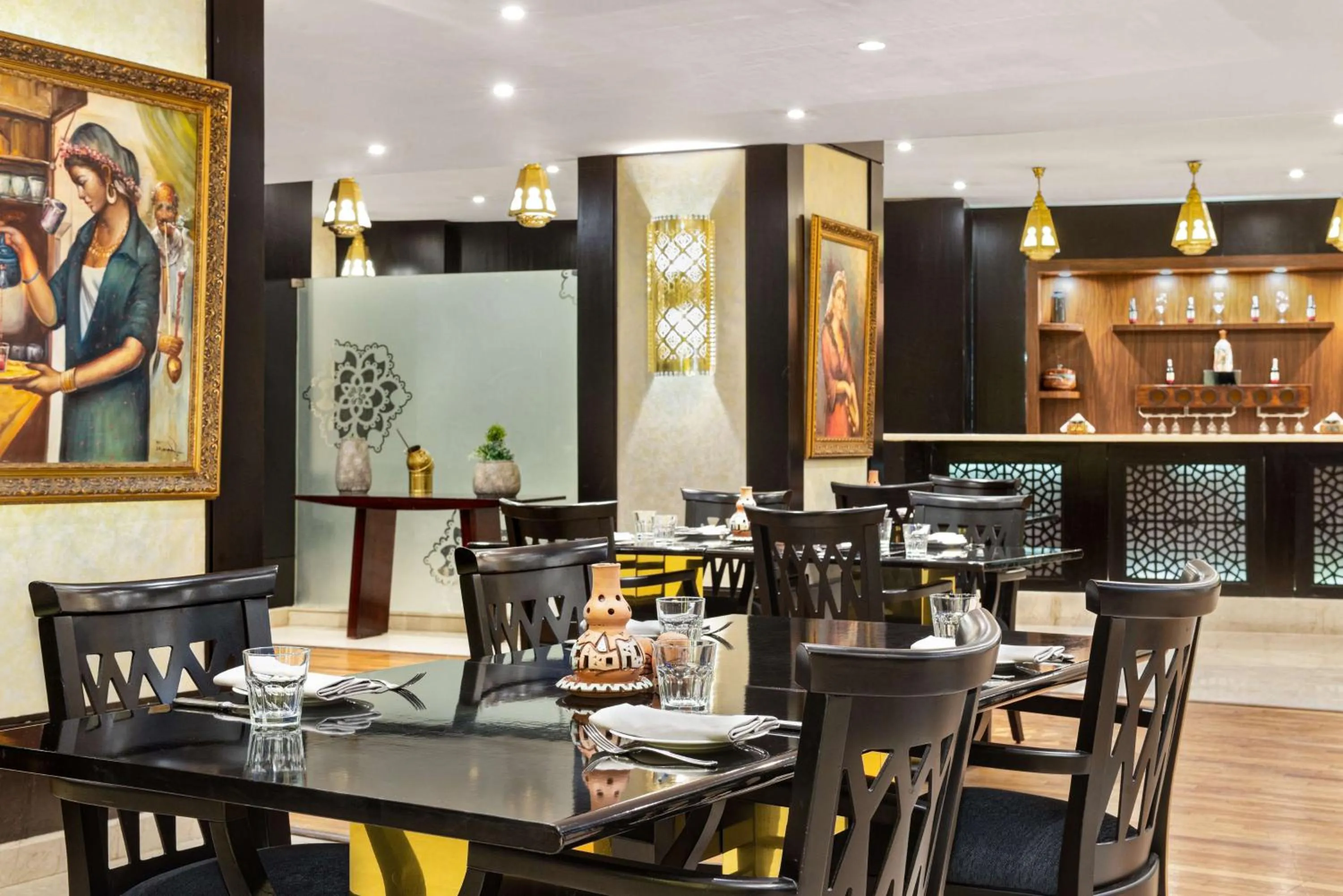 Restaurant/places to eat in Radisson Blu Hotel & Convention Center, Alexandria