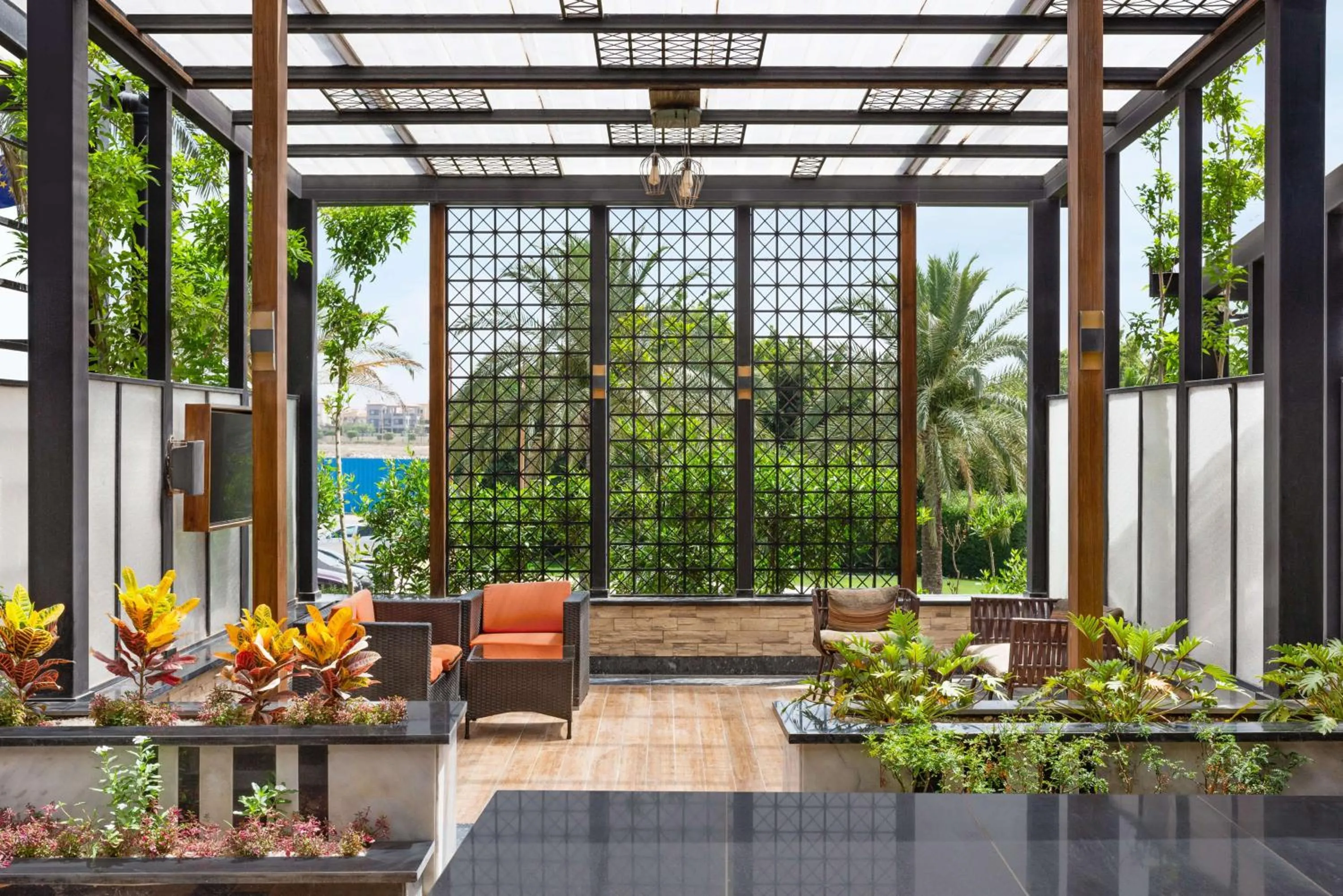 Lounge or bar in Radisson Blu Hotel & Convention Center, Alexandria