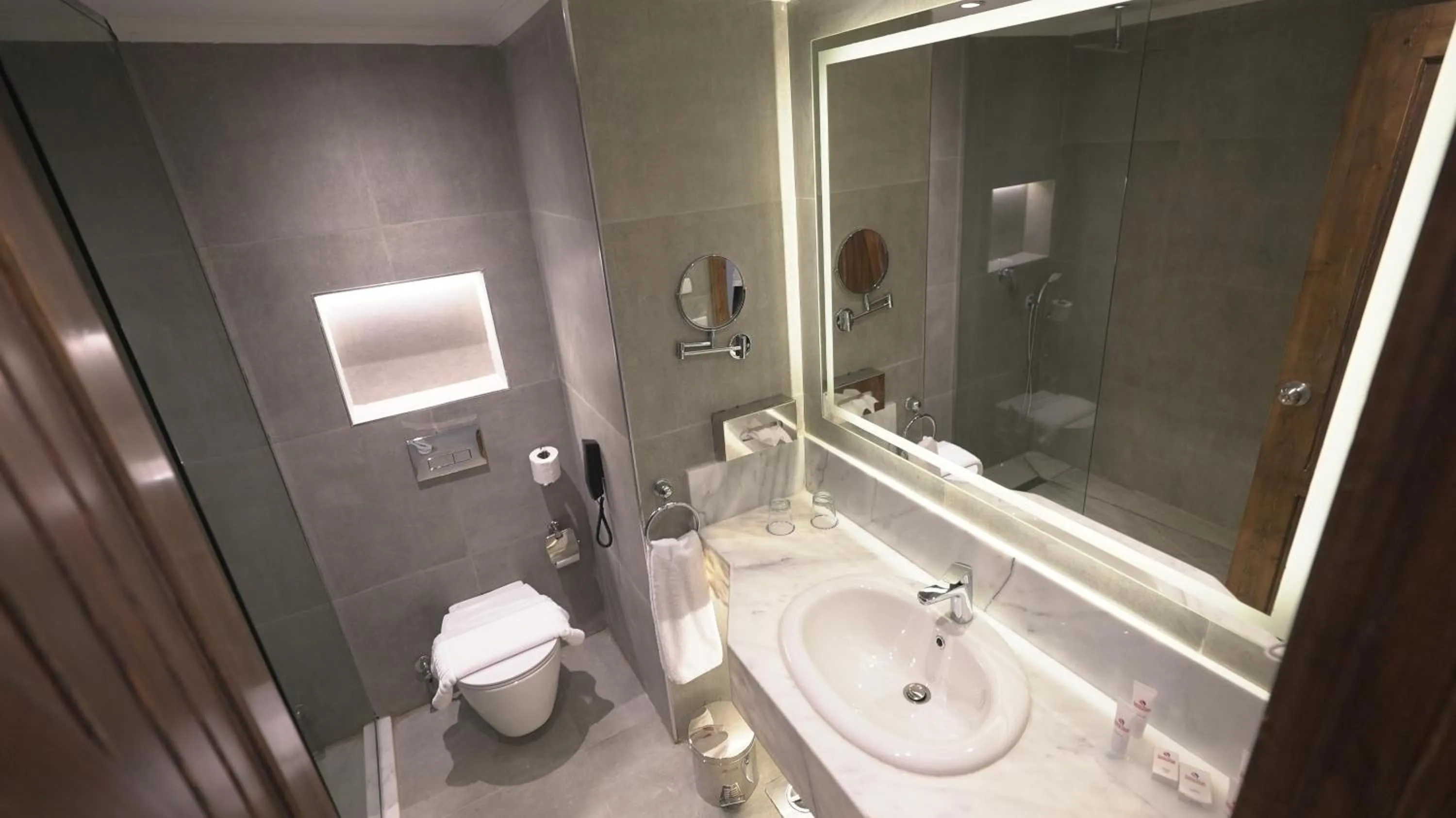 Bathroom in Sunny Days Palma De Mirette Resort & Spa