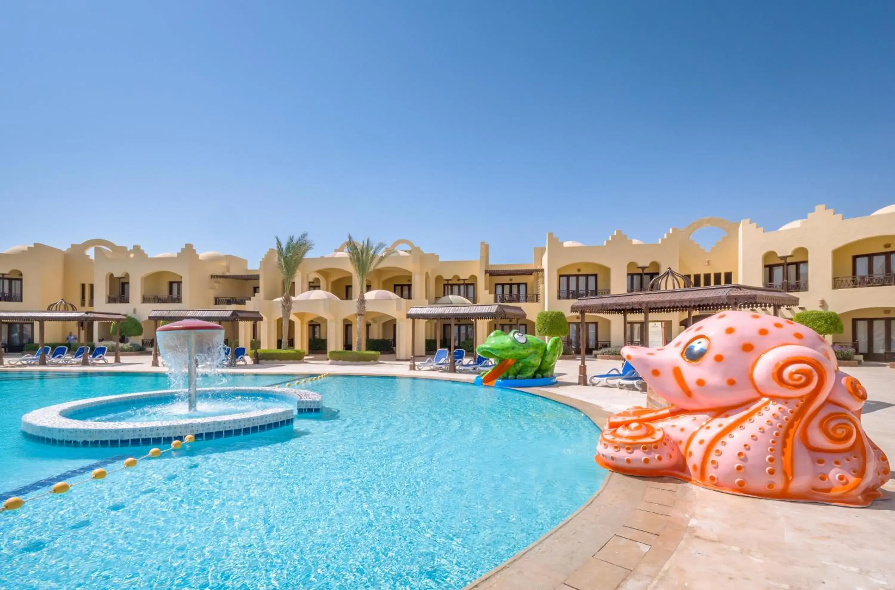 Swimming pool in Sunny Days Palma De Mirette Resort & Spa Swimming pool in Sunny Days Palma De Mirette Resort & Spa