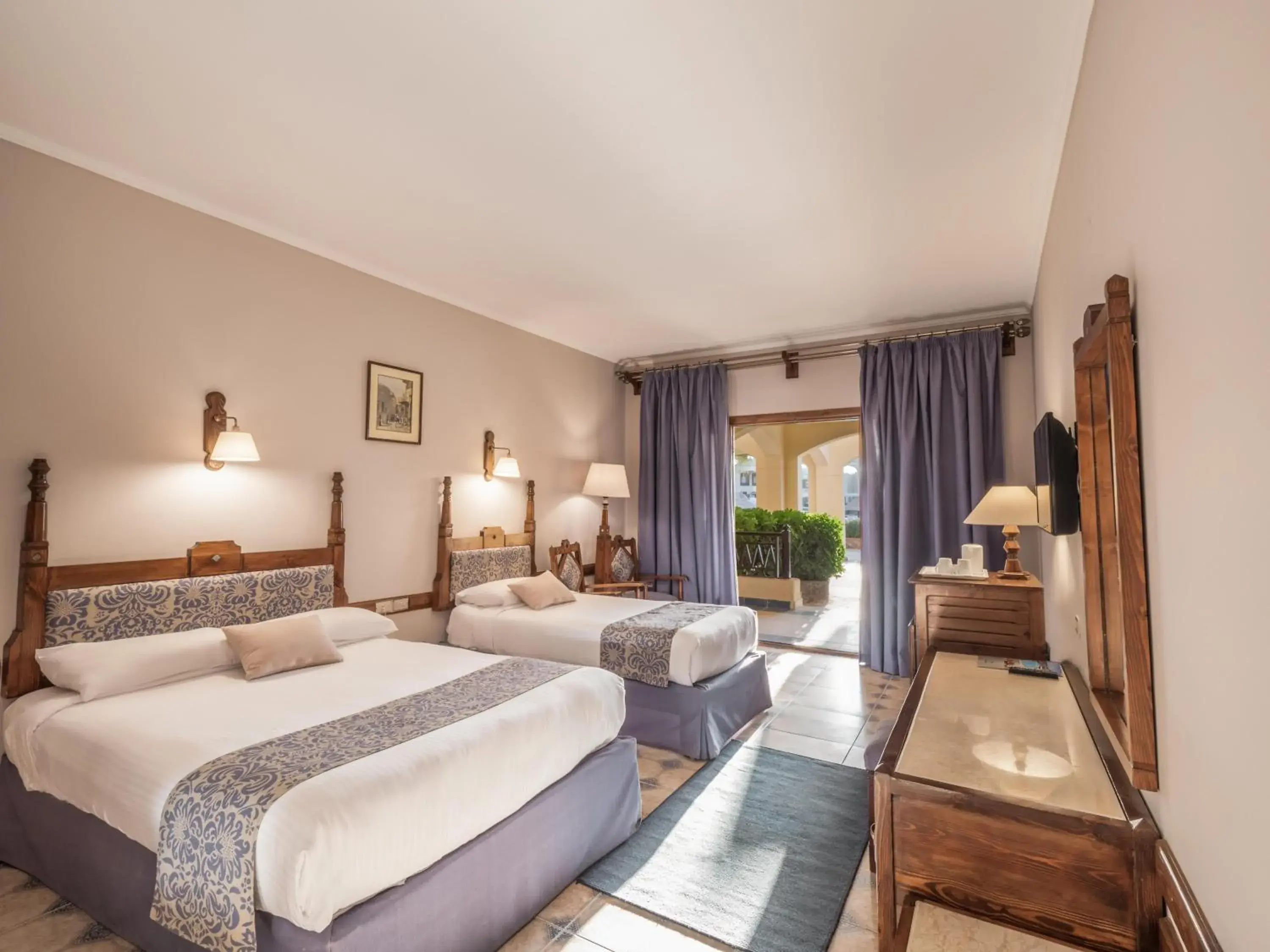 TV and multimedia, Bed in Sunny Days Palma De Mirette Resort & Spa TV and multimedia, Bed in Sunny Days Palma De Mirette Resort & Spa