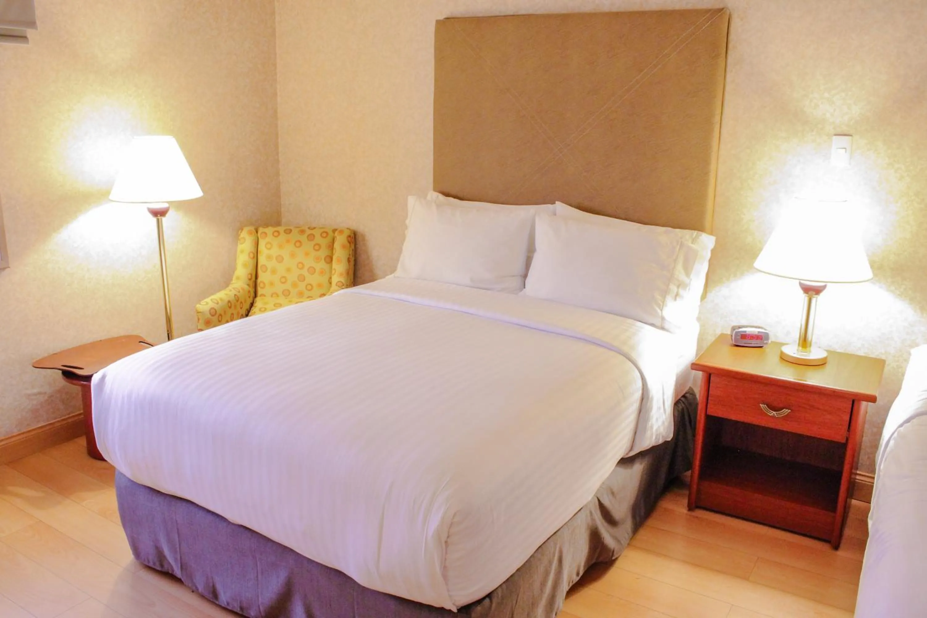 Bed in Holiday Inn Express Chihuahua by IHG