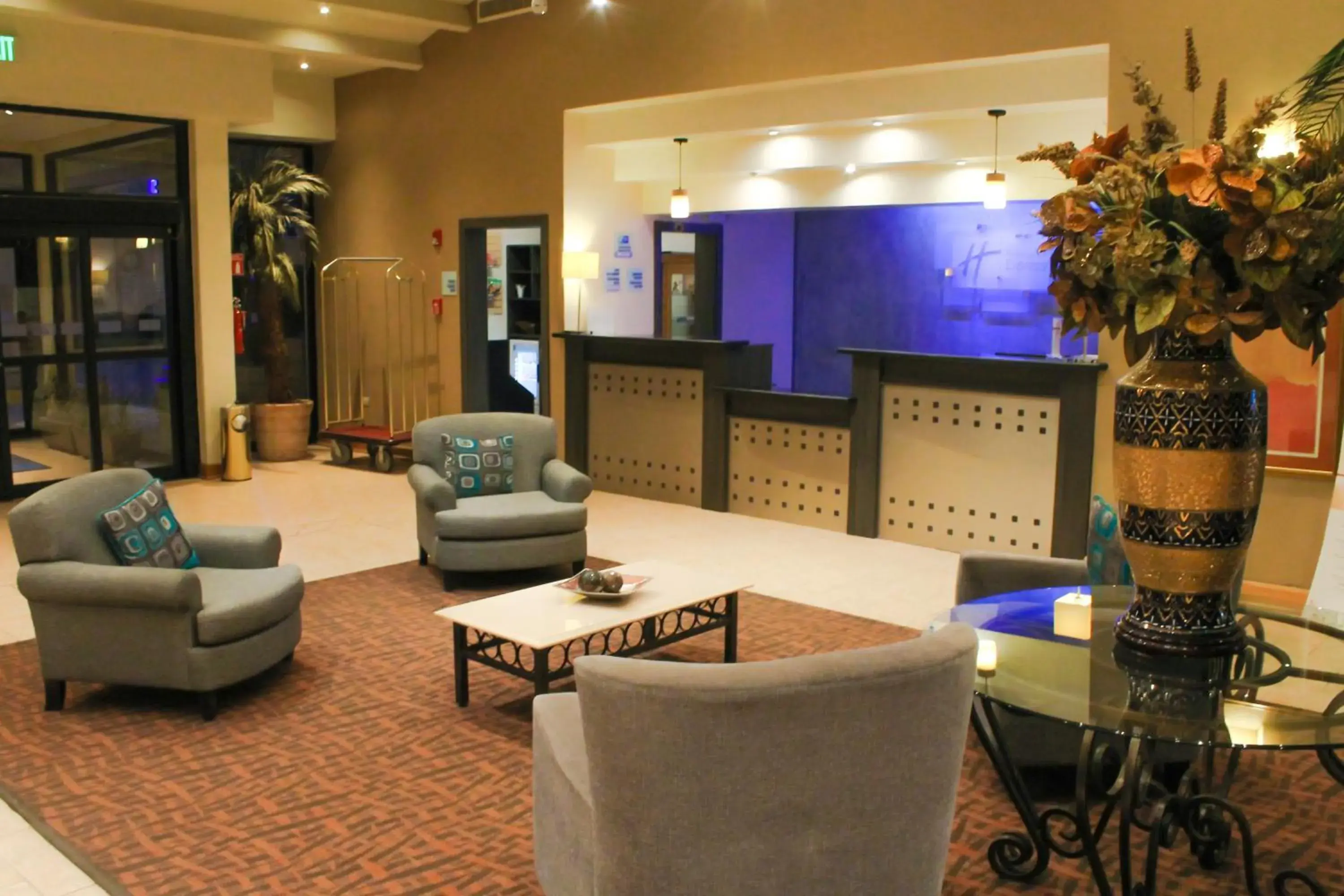 Lobby or reception in Holiday Inn Express Chihuahua by IHG Lobby or reception in Holiday Inn Express Chihuahua by IHG