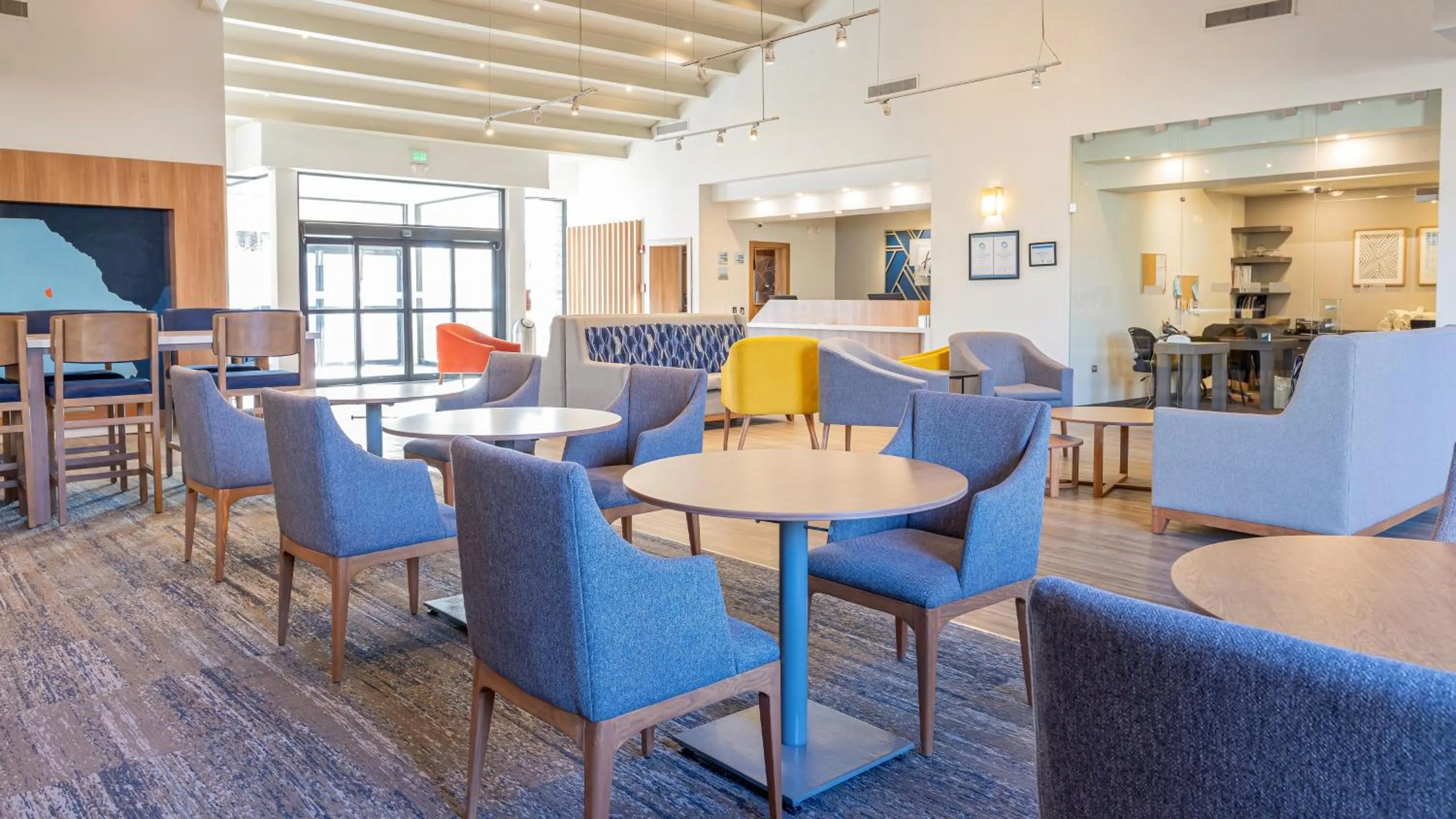 Property building in Holiday Inn Express Chihuahua by IHG