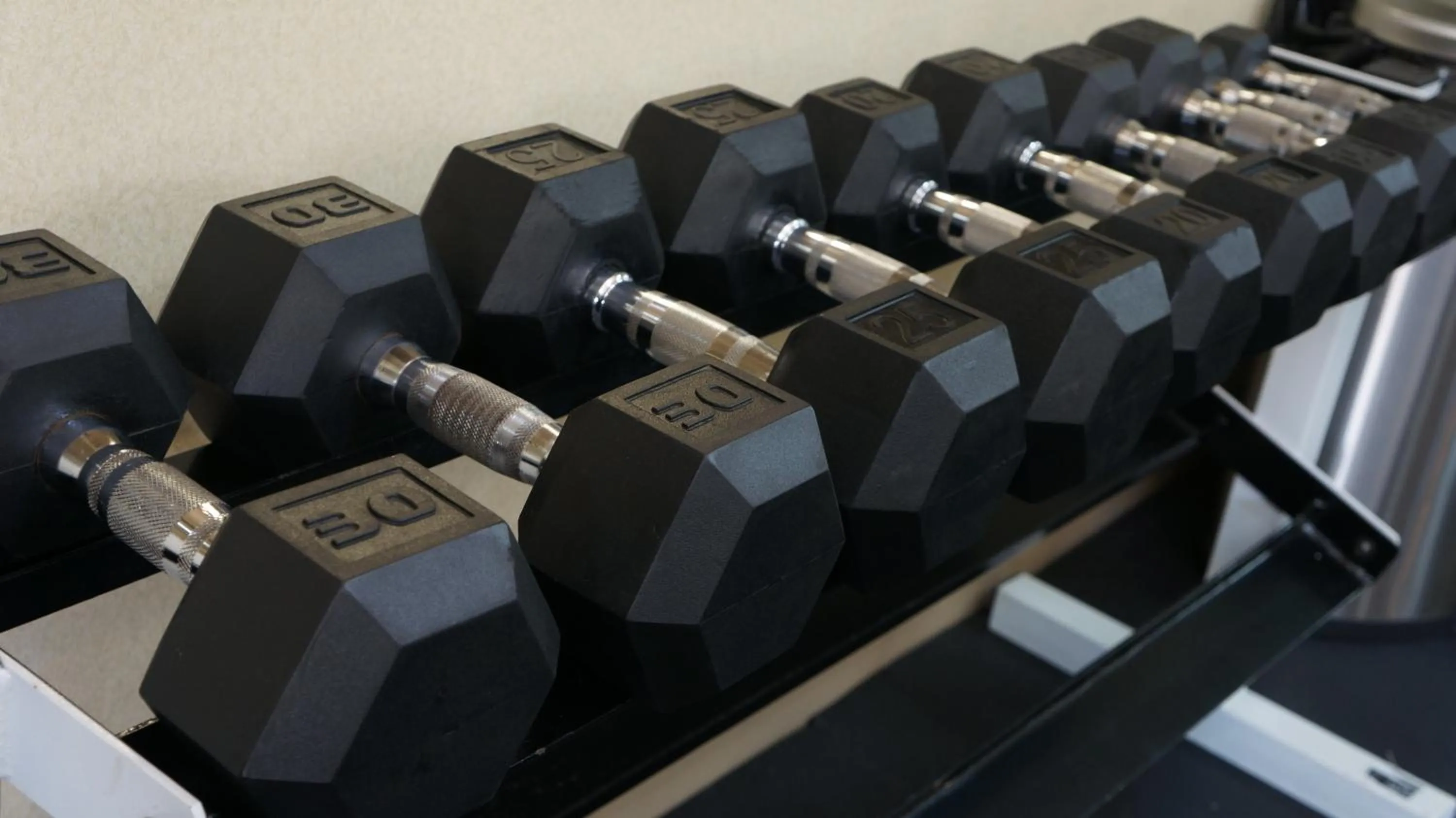 Fitness centre/facilities in Holiday Inn Express Chihuahua by IHG