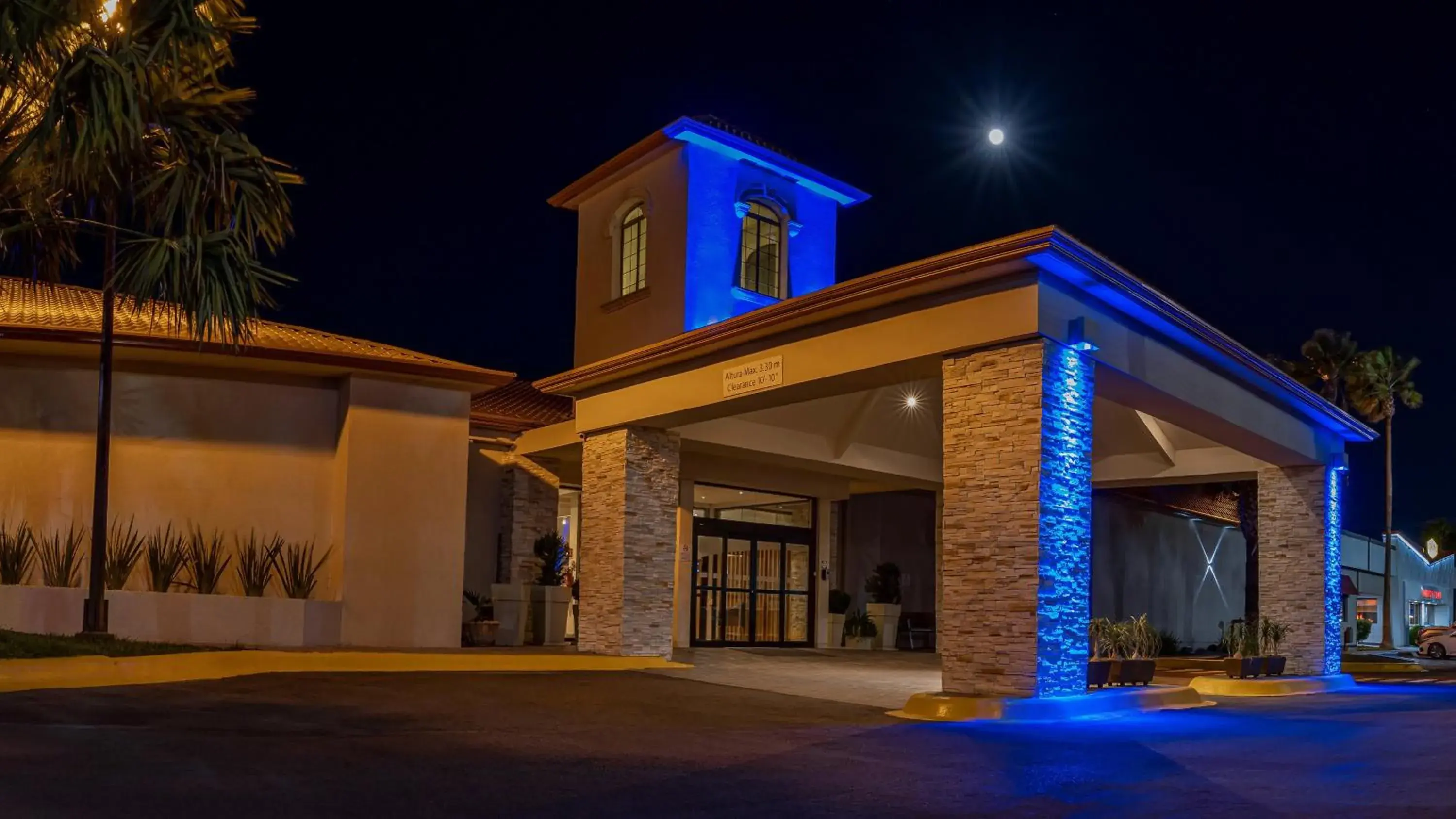 Property building in Holiday Inn Express Chihuahua by IHG Property building in Holiday Inn Express Chihuahua by IHG