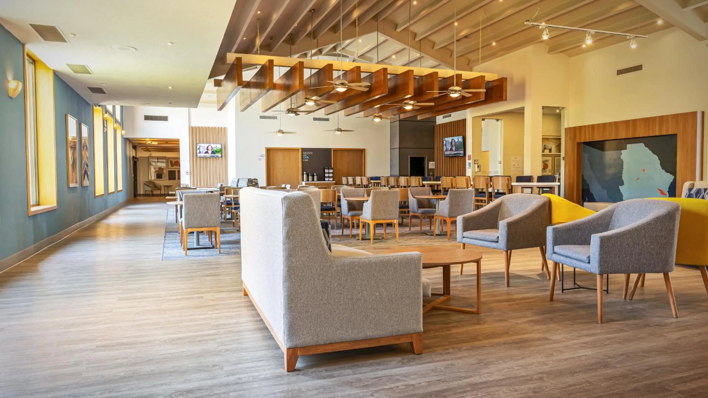 Property building in Holiday Inn Express Chihuahua by IHG