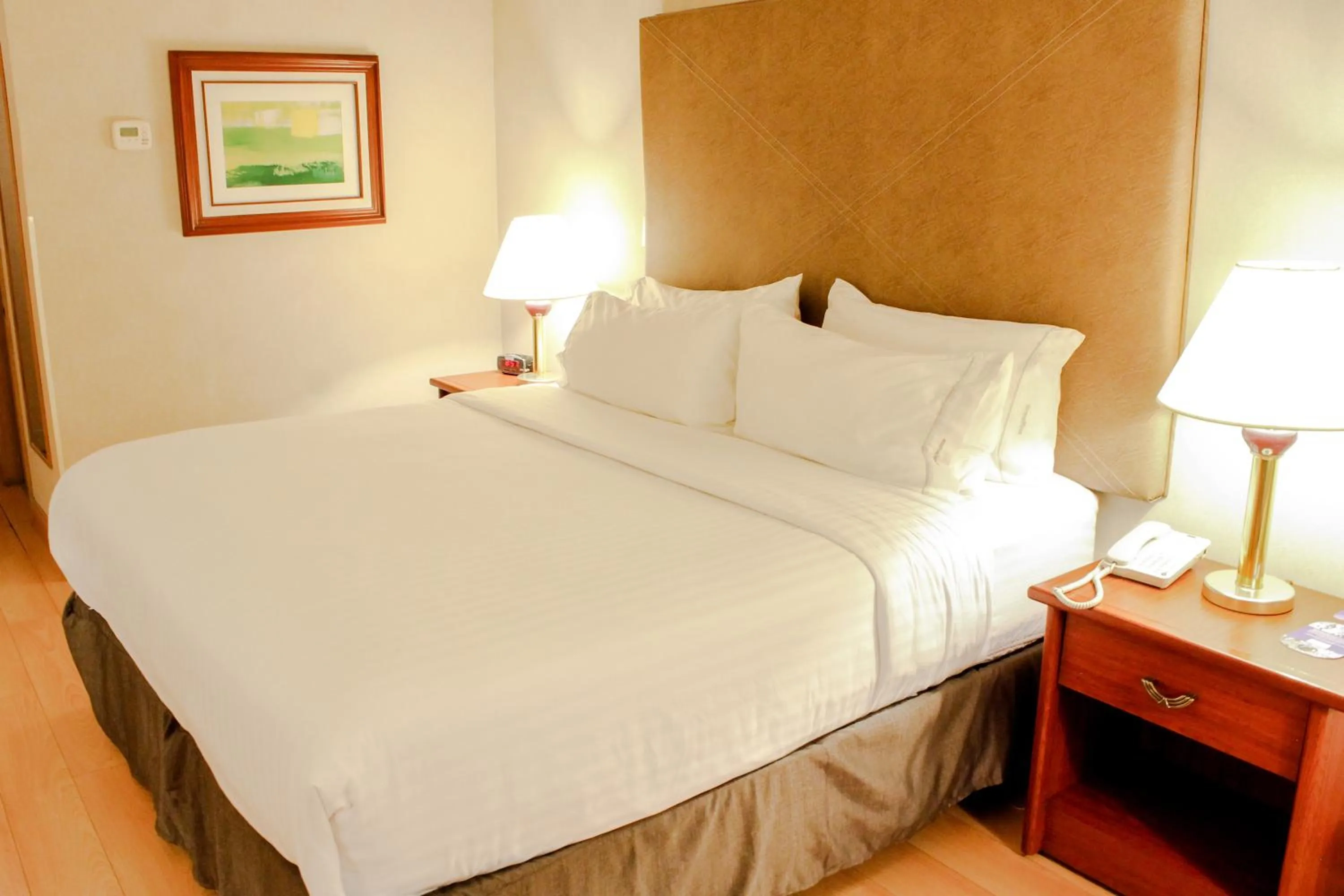 Bed in Holiday Inn Express Chihuahua by IHG