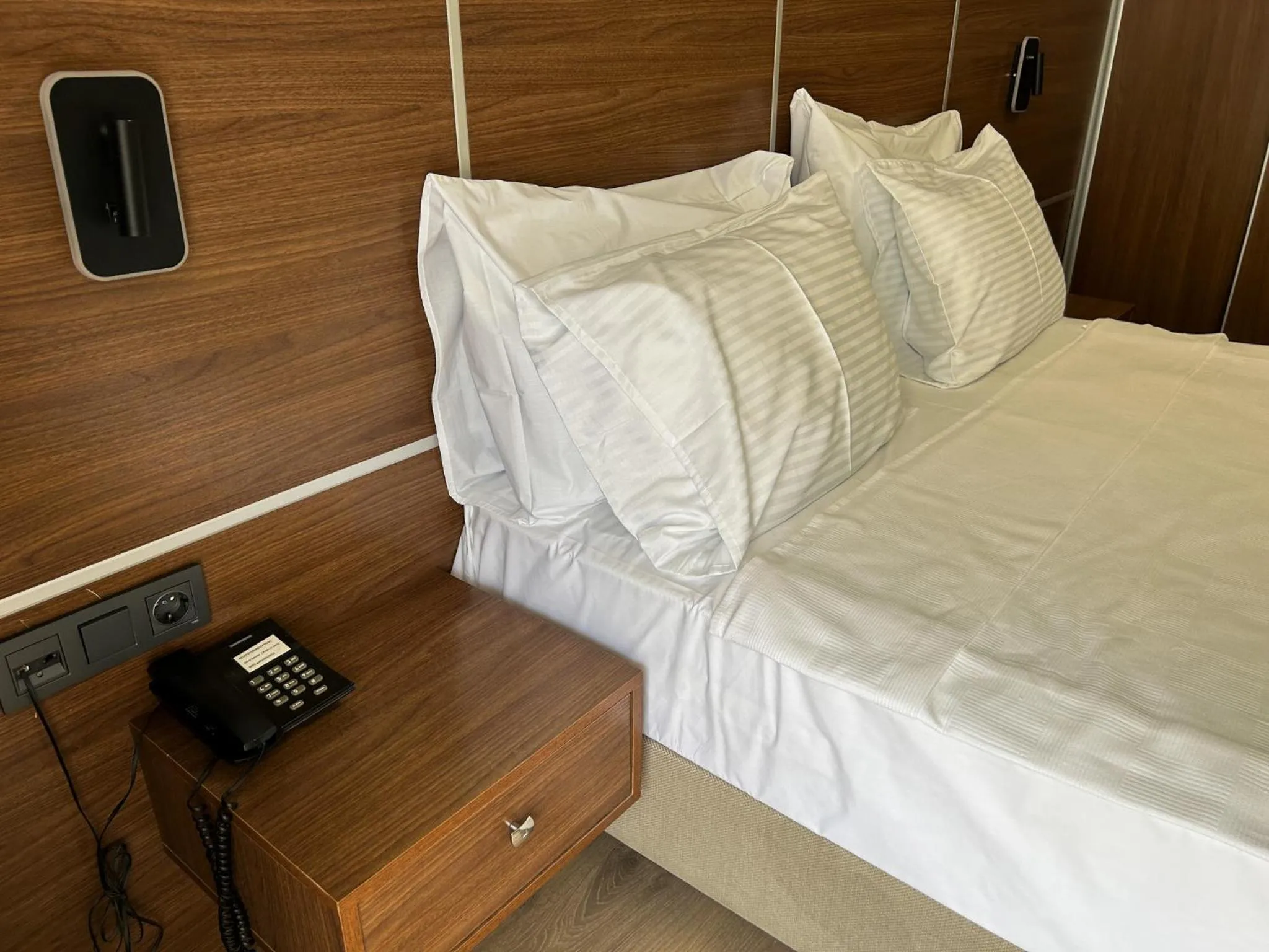 Bed in Gulluk Life Hotel