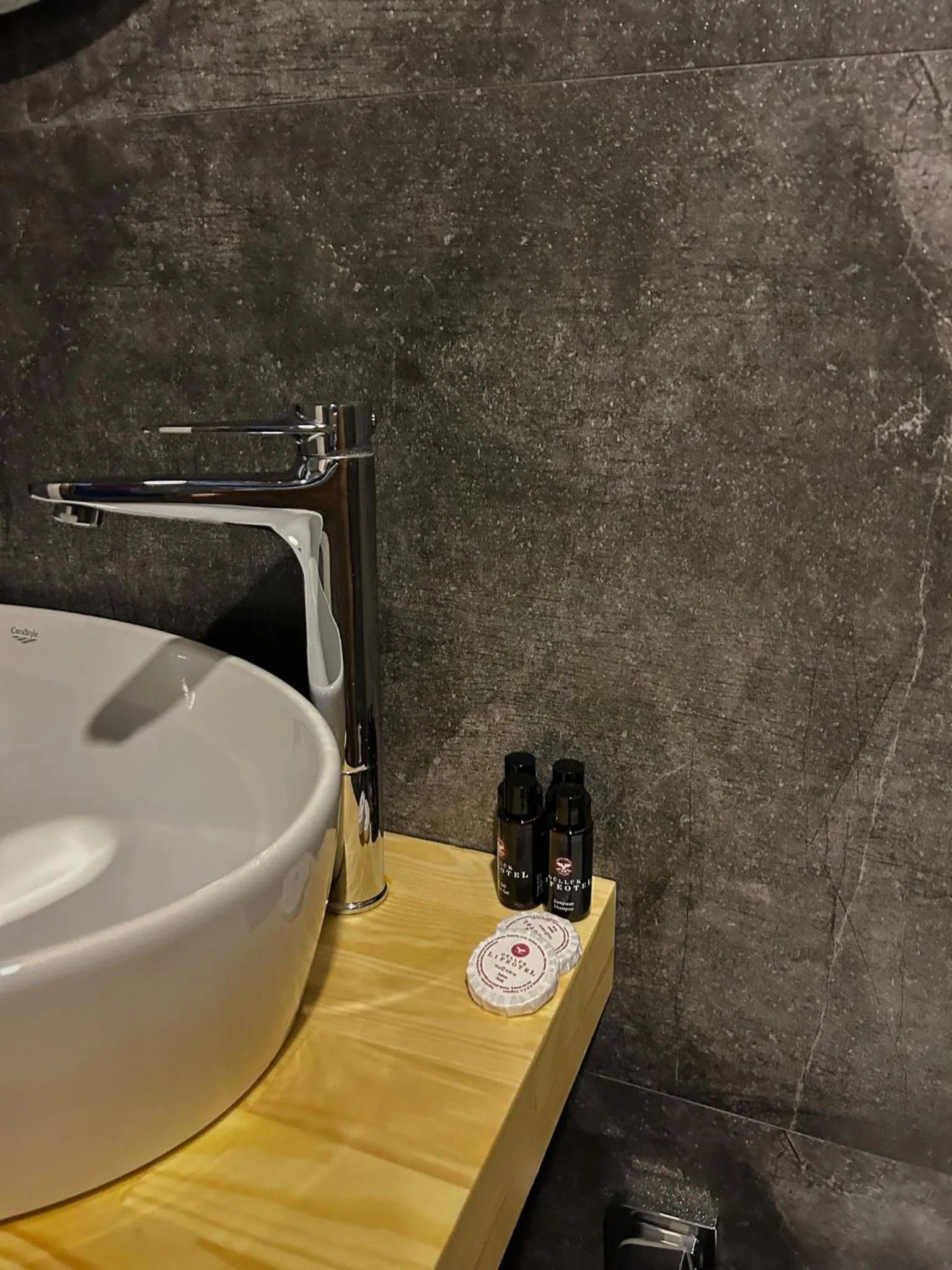 Bathroom in Gulluk Life Hotel