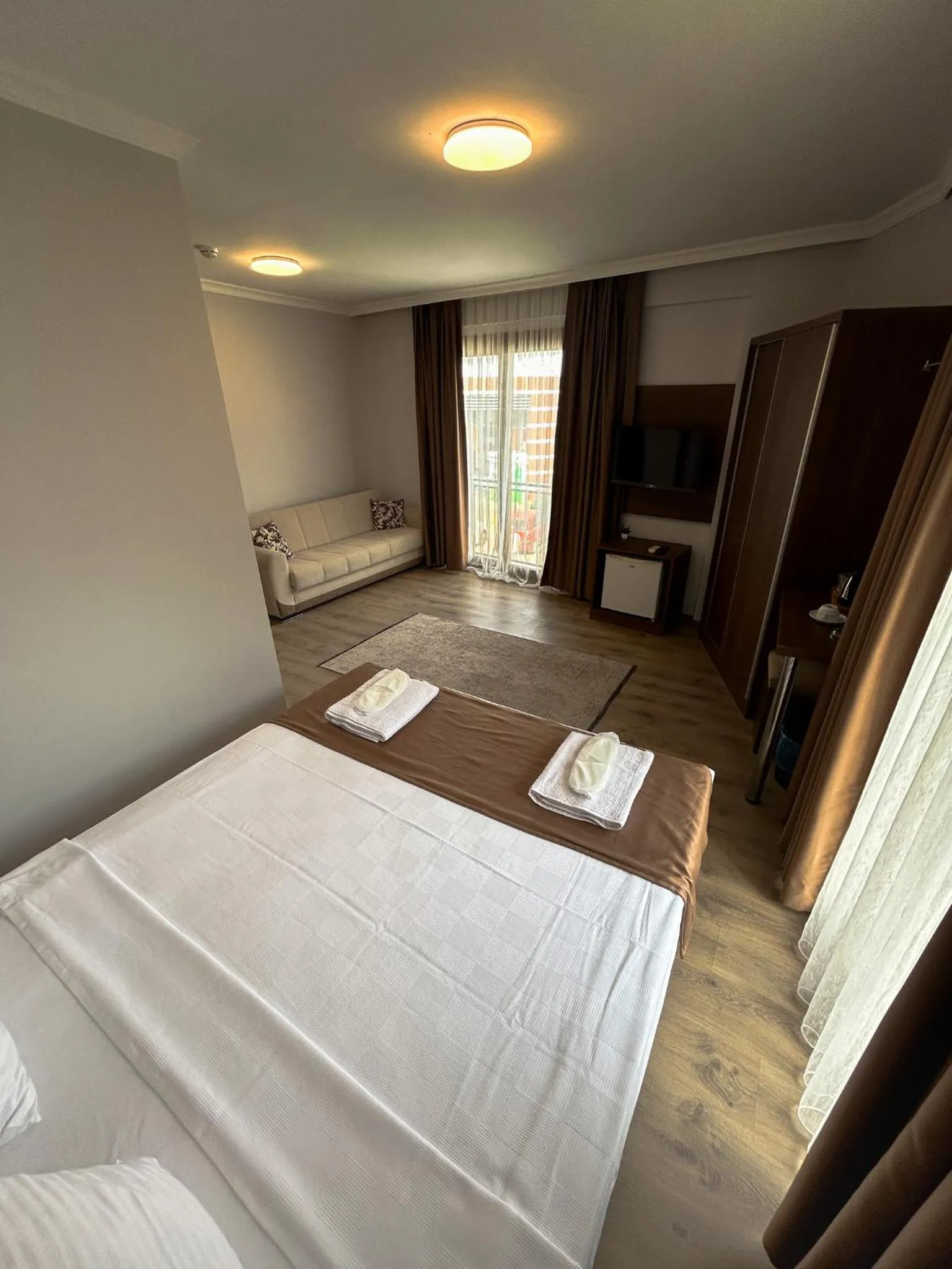 Photo of the whole room in Gulluk Life Hotel