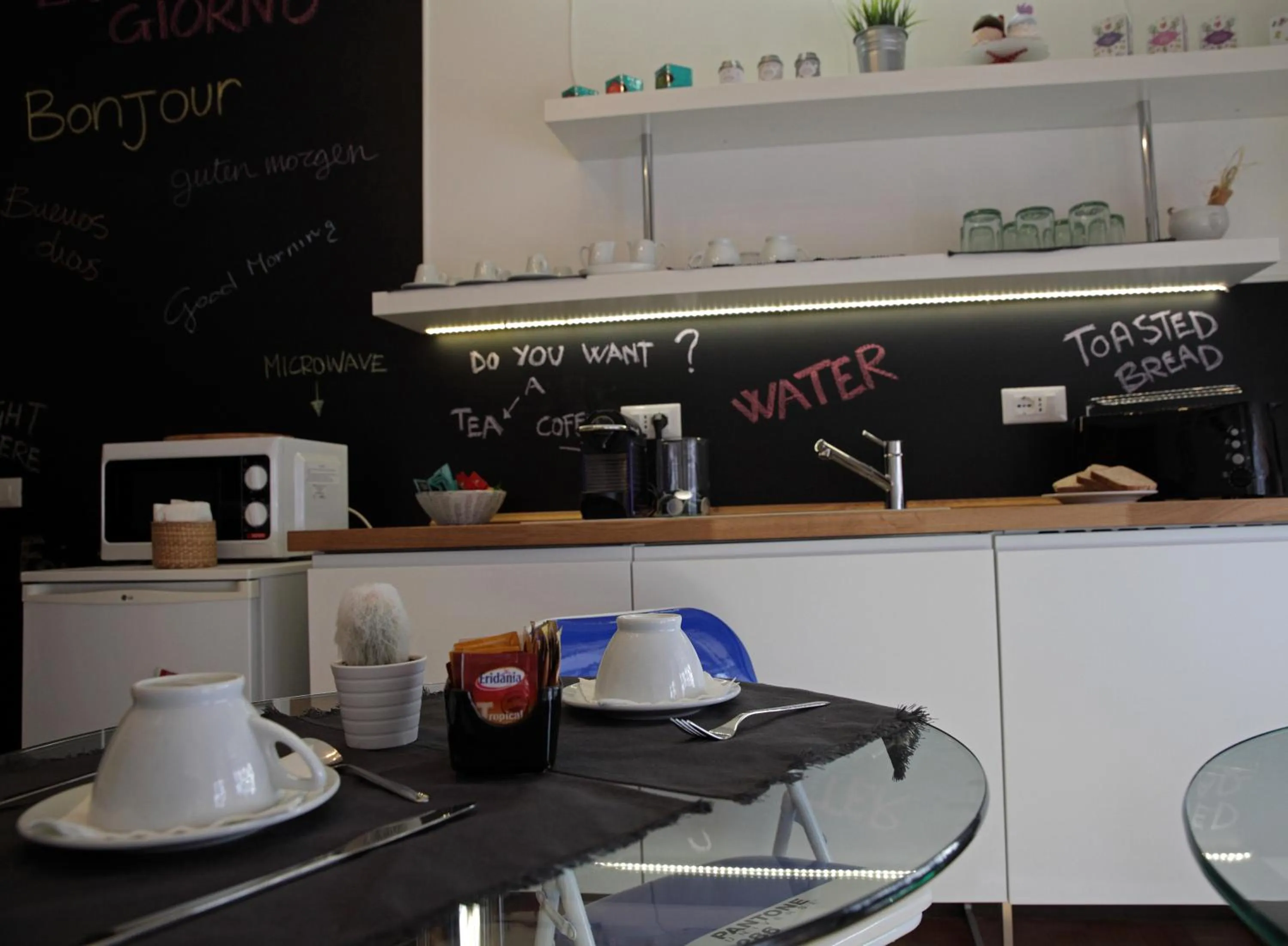 Communal kitchen in Maison Talenti B&B Roma