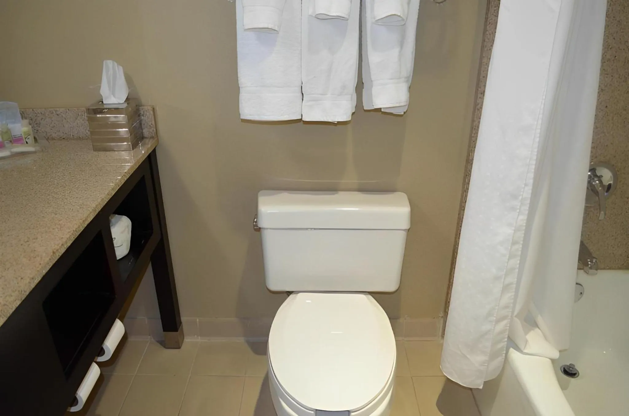 Toilet, Bathroom in Liyo Inn
