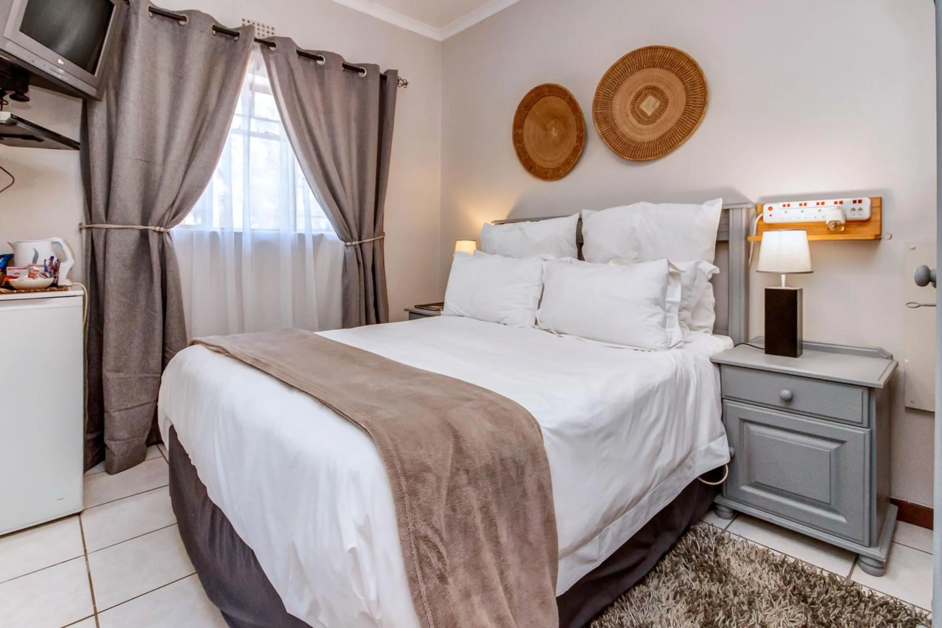 Small Double Room - single occupancy - Ingwe in Dalberry Guest House